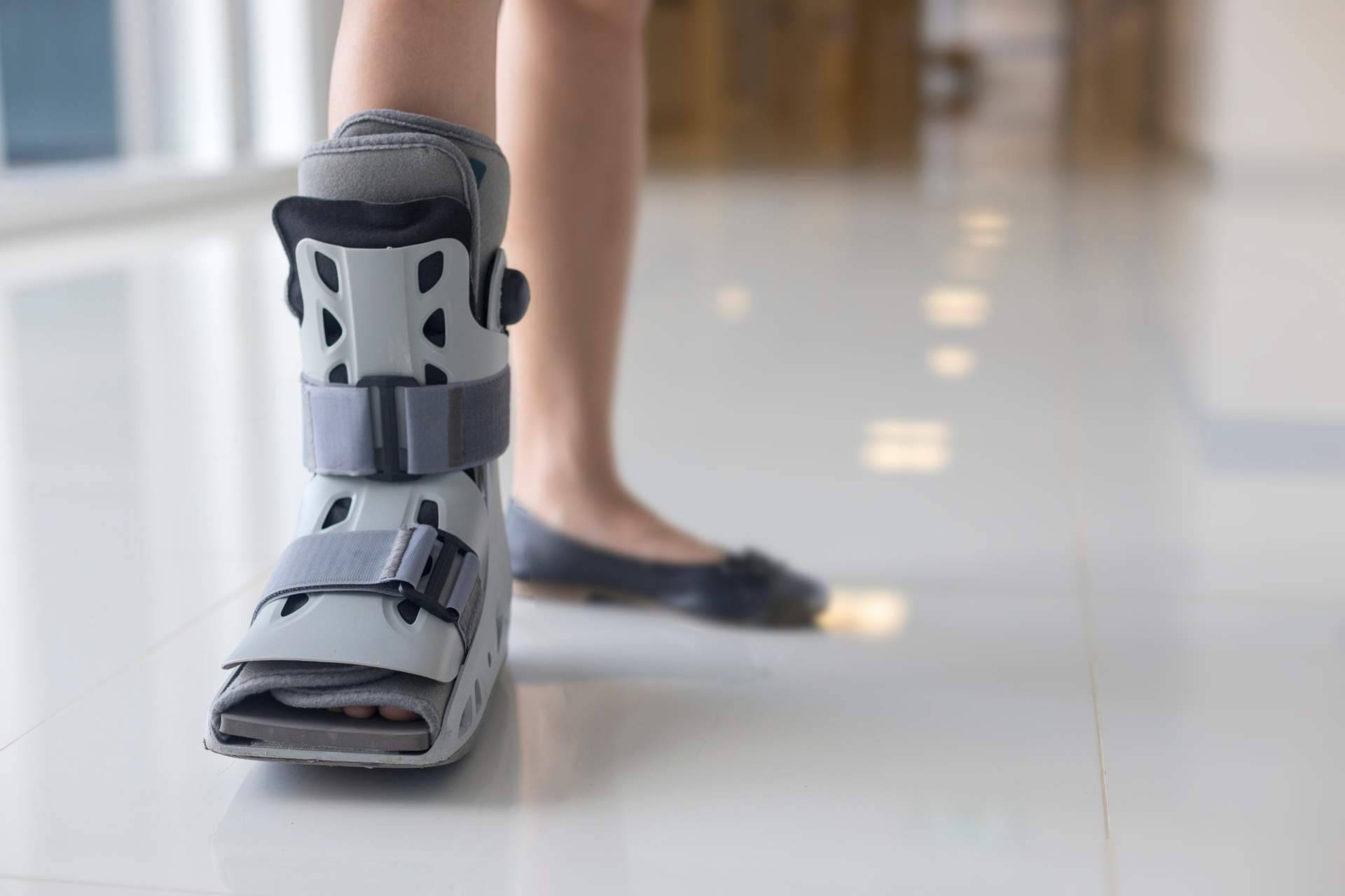 Por qué una bota Walker contribuye a la recuperación de fracturas y esguinces