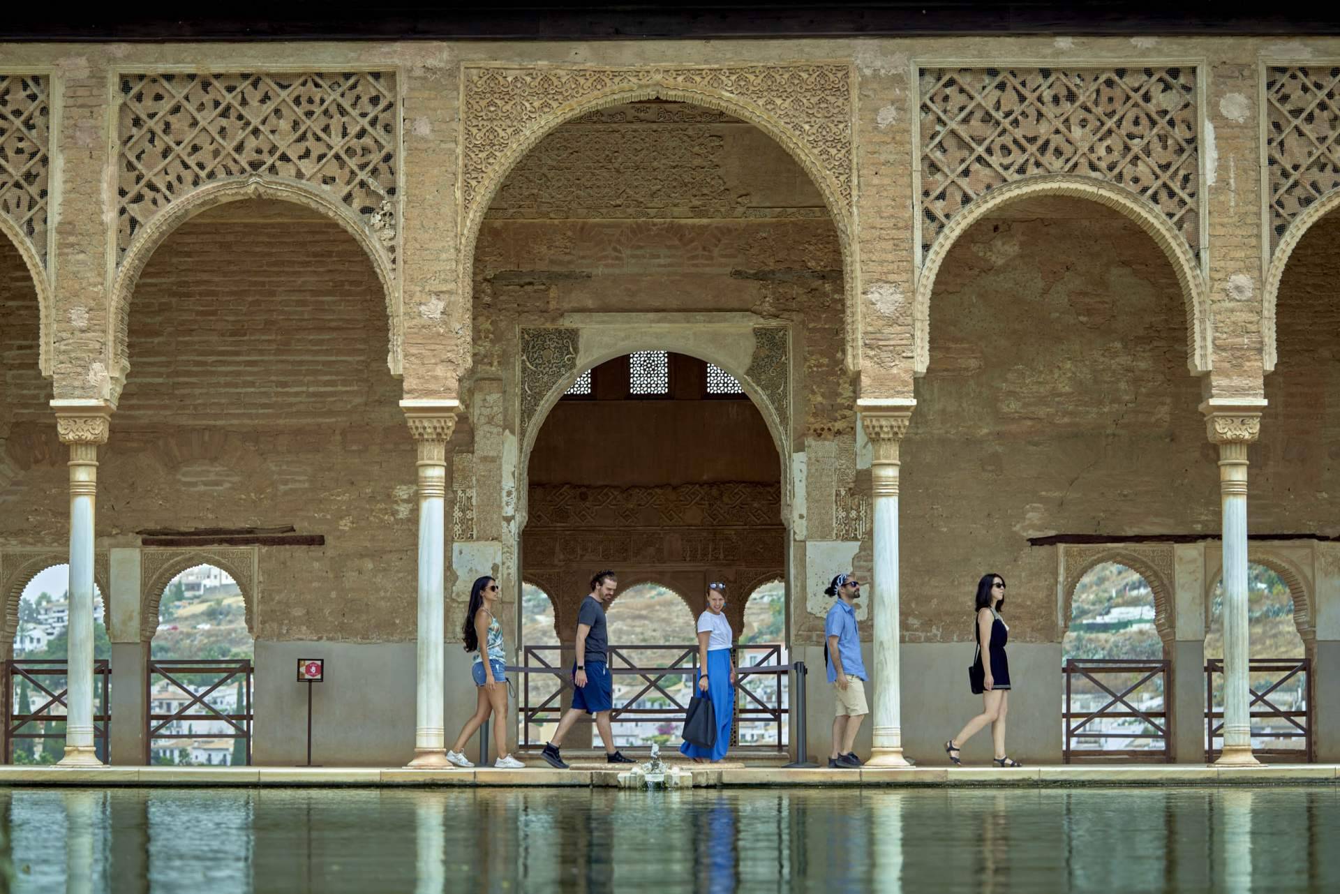 Lugares imprescindibles que visitar en Granada, con Play Granada