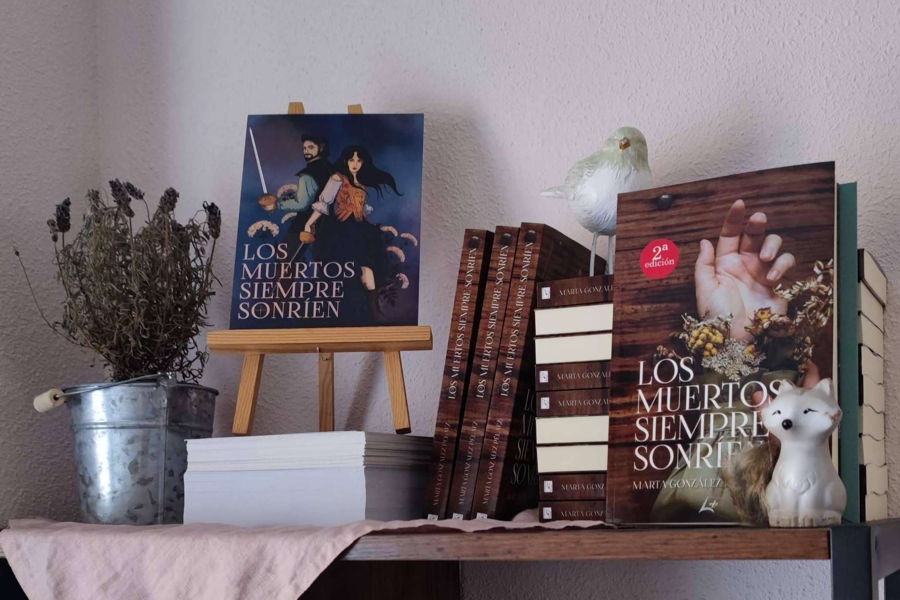 Marta González Peláez presenta su nuevo libro 'Los muertos siempre sonríen'