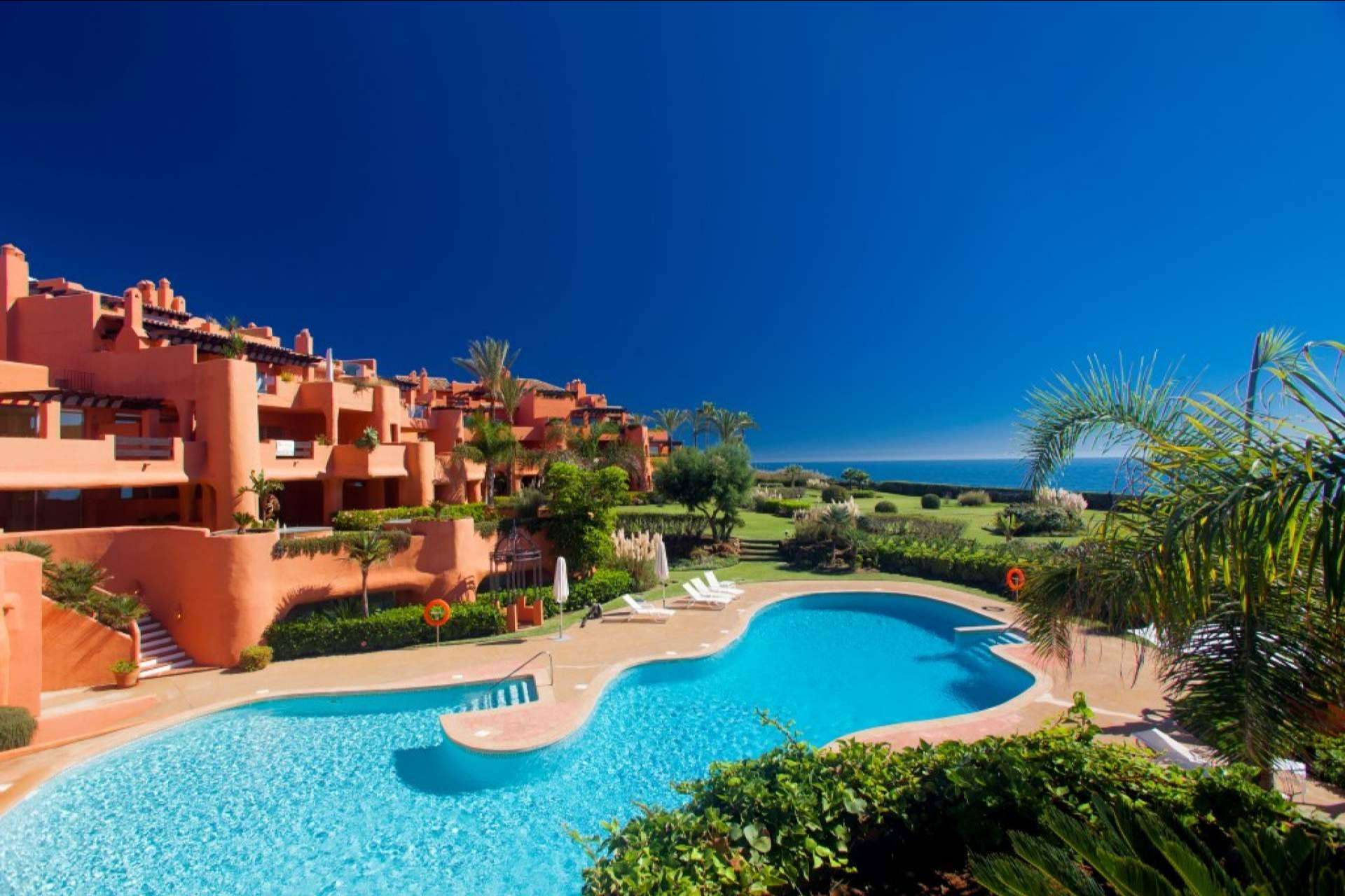 Zeuthen & Company ofrece viviendas de lujo en primera línea de mar en Marbella y la Costa del Sol