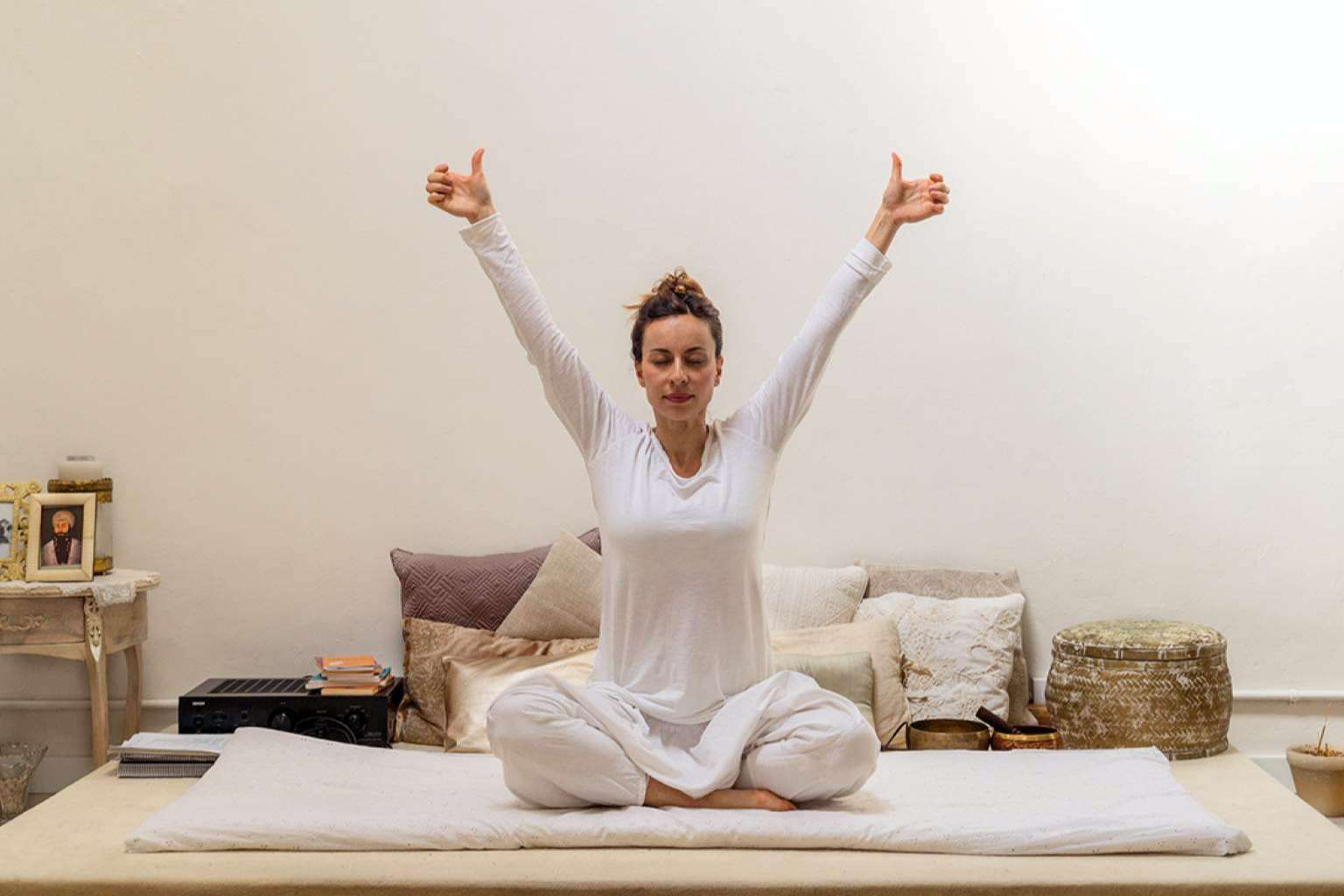 La formación de kundalini yoga para personas que desean profundizar en el camino del yoga o en ser profesores, por blanc yoga