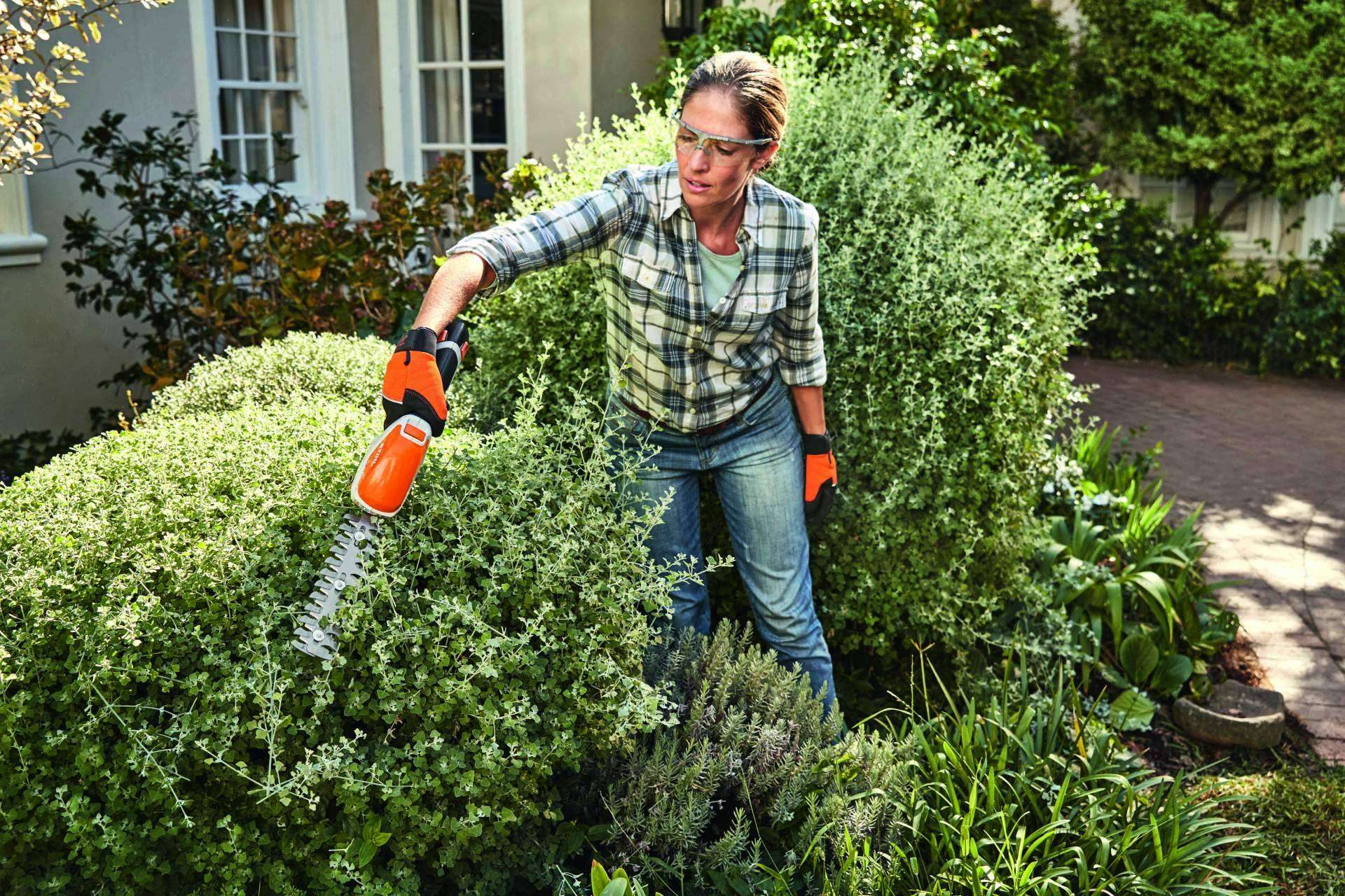 Productos y herramientas de Agrocor para preparar el jardín para la primavera