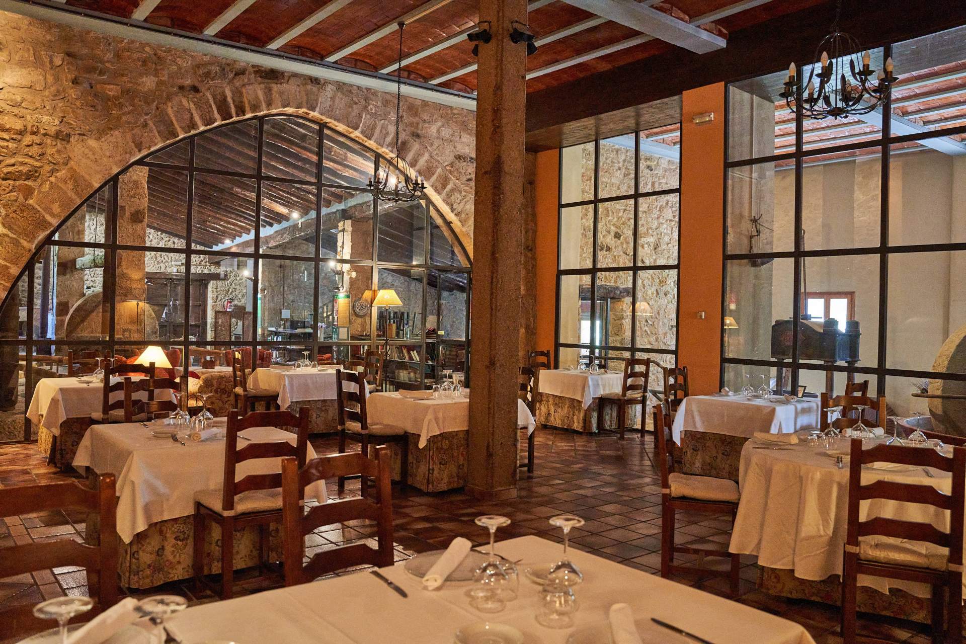 Hotel Molí de l’Hereu es un hotel ubicado en un paraje precioso para alojarse por San Valentín