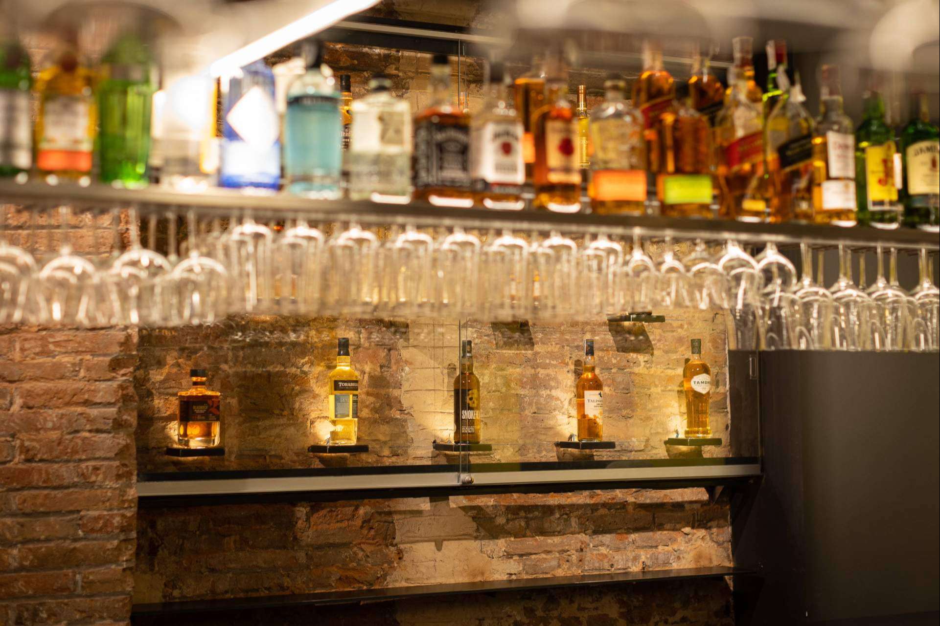 En el exclusivo club privado, By Safe House, en el centro de Barcelona, conviven el ocio, los negocios y la cultura