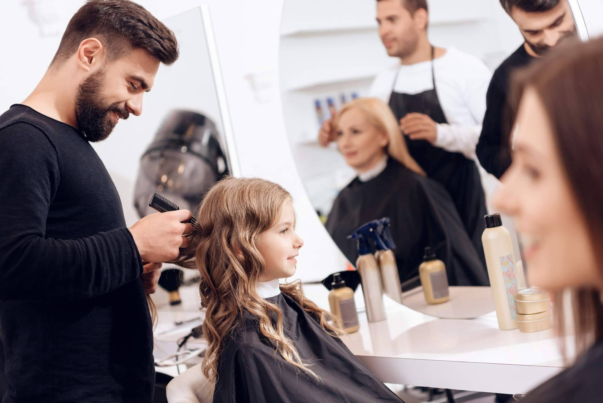 La Pelu Kids, el espacio ideal para que niñas y niños reciban un corte de pelo en A Coruña