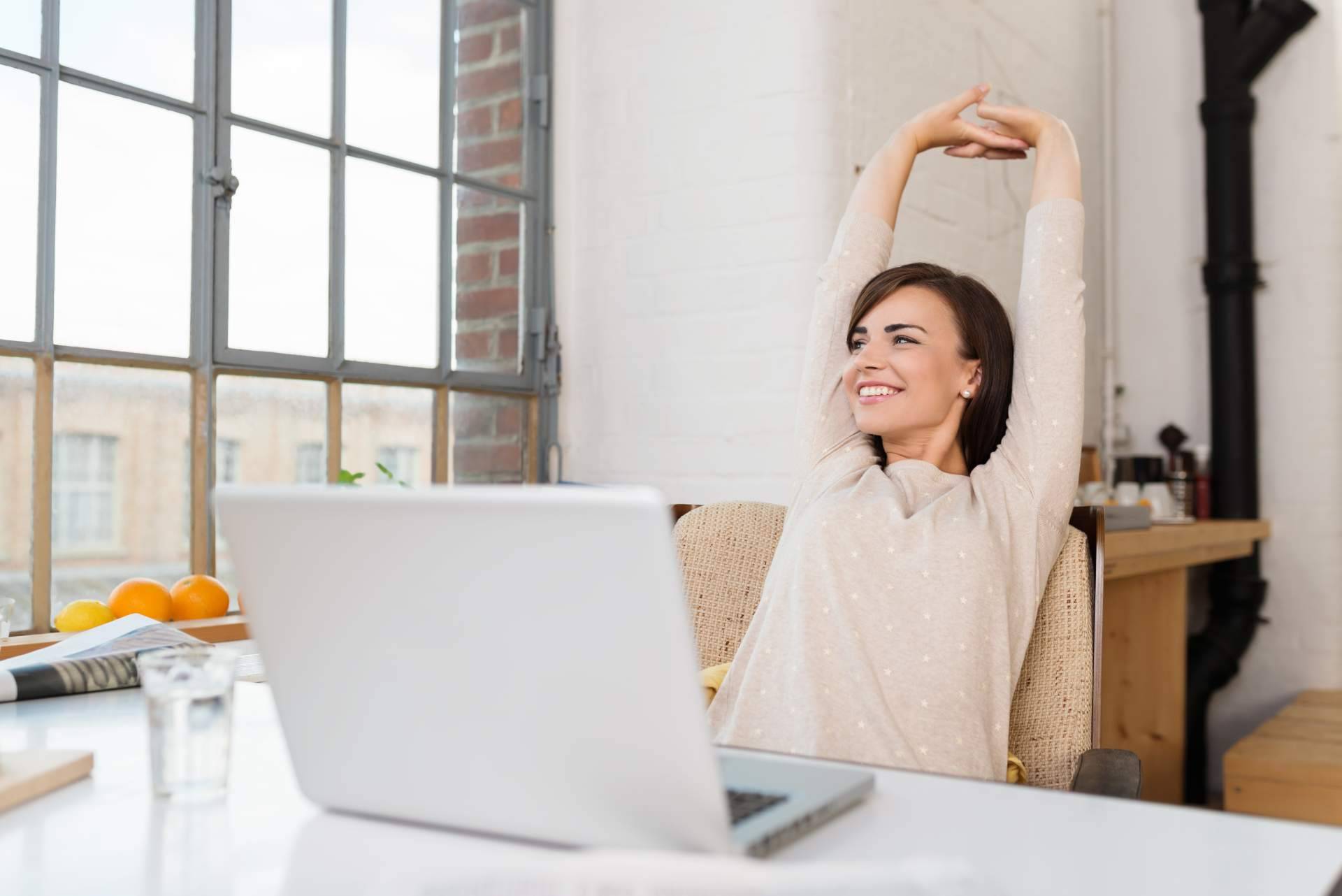 Por qué es una gran decisión empresarial formar a los trabajadores de la mano de Excellent, In English