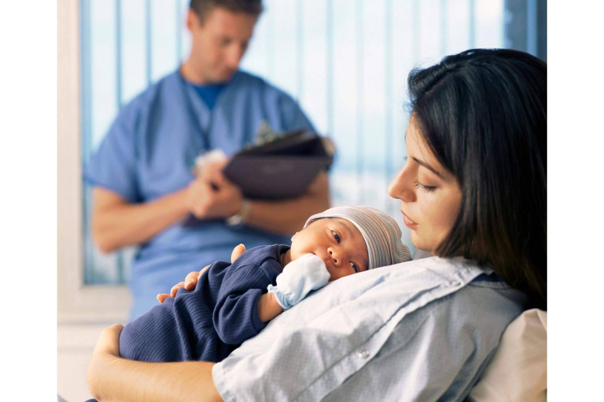 Ventajas físicas y emocionales de la lactancia para el bebé, con Mamá de Lujo