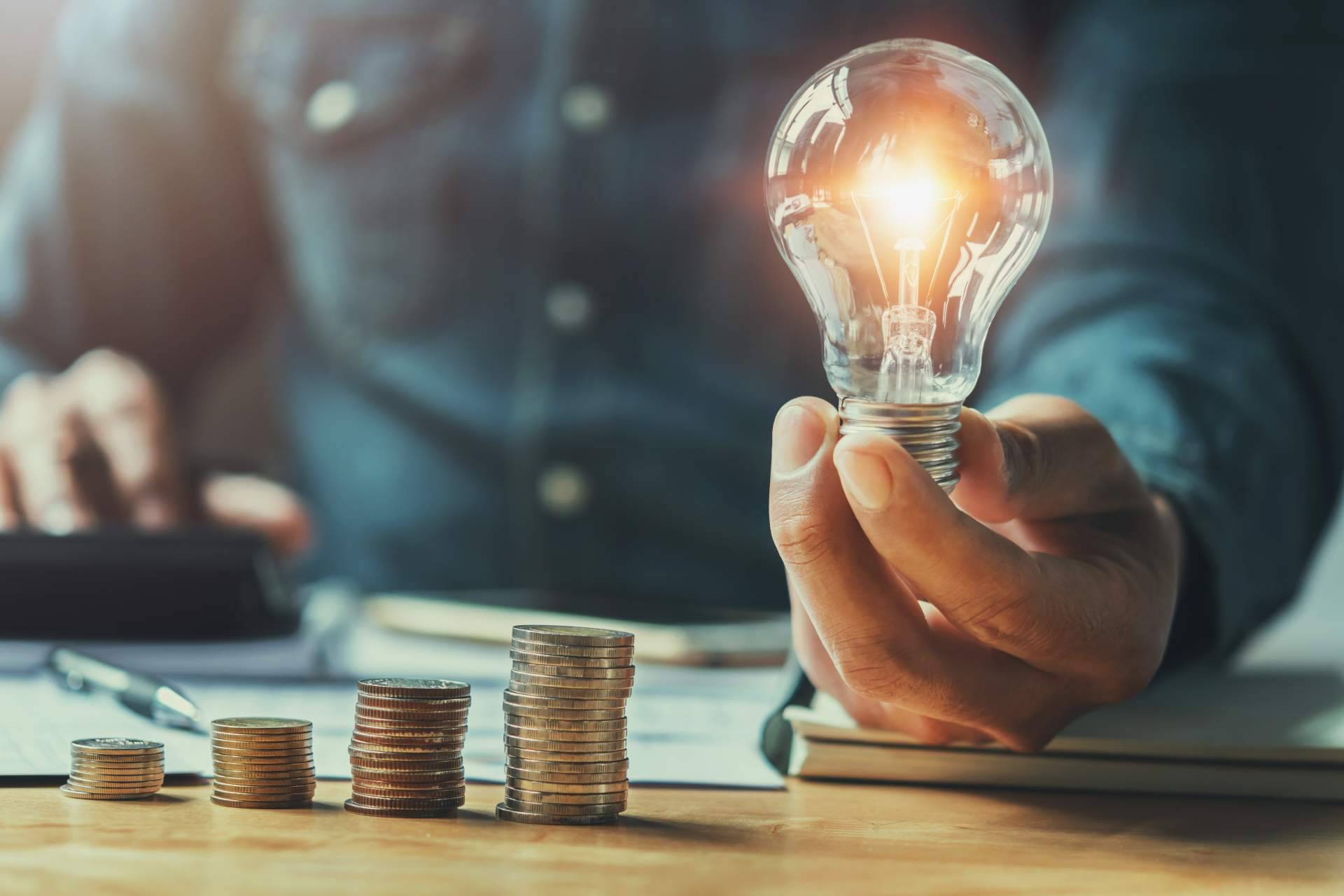 Ahorrar en la factura de la luz con un análisis gratuito del gasto