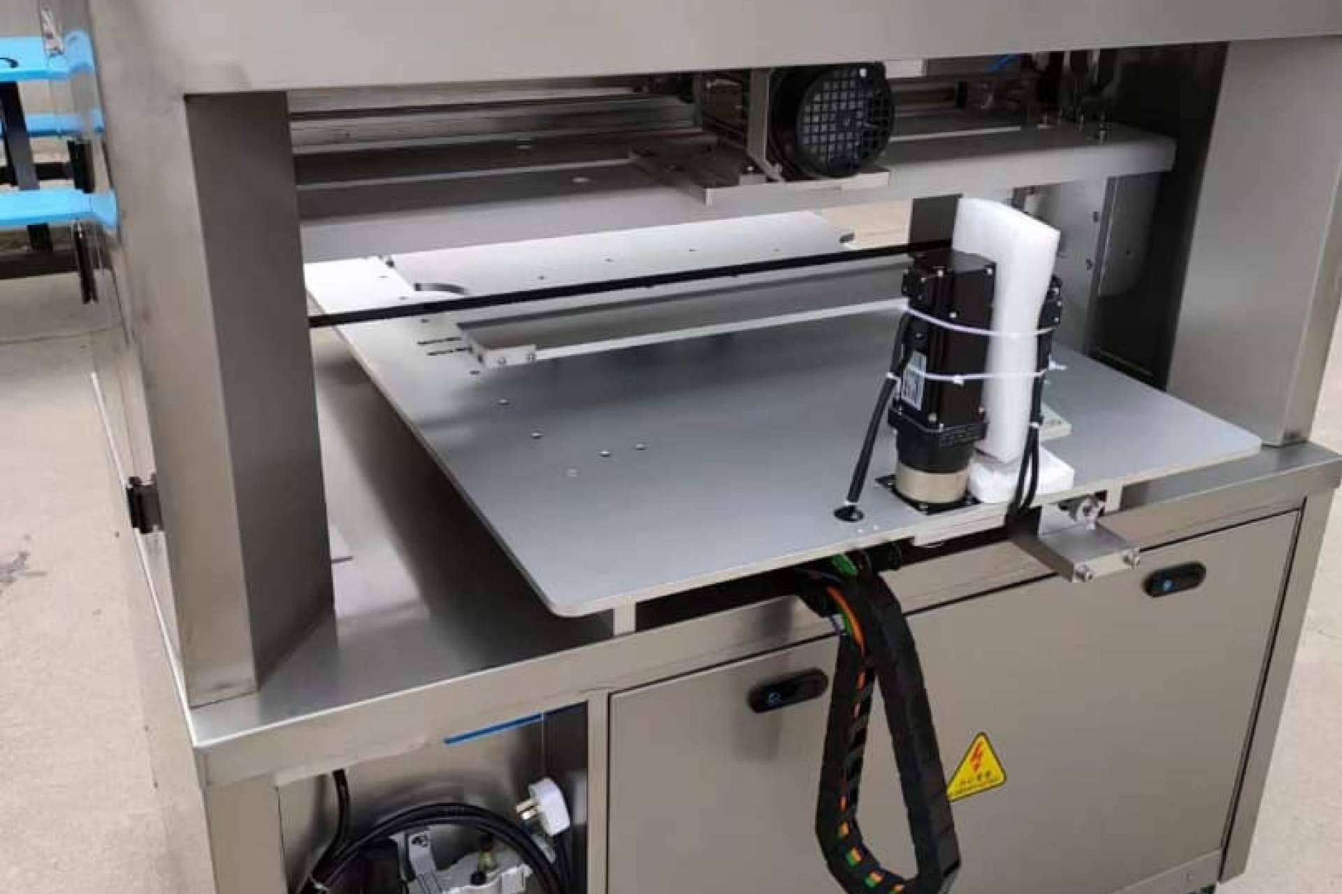 Suministro y puesta marcha de máquina cortadora de dulce para clientes en Córdoba