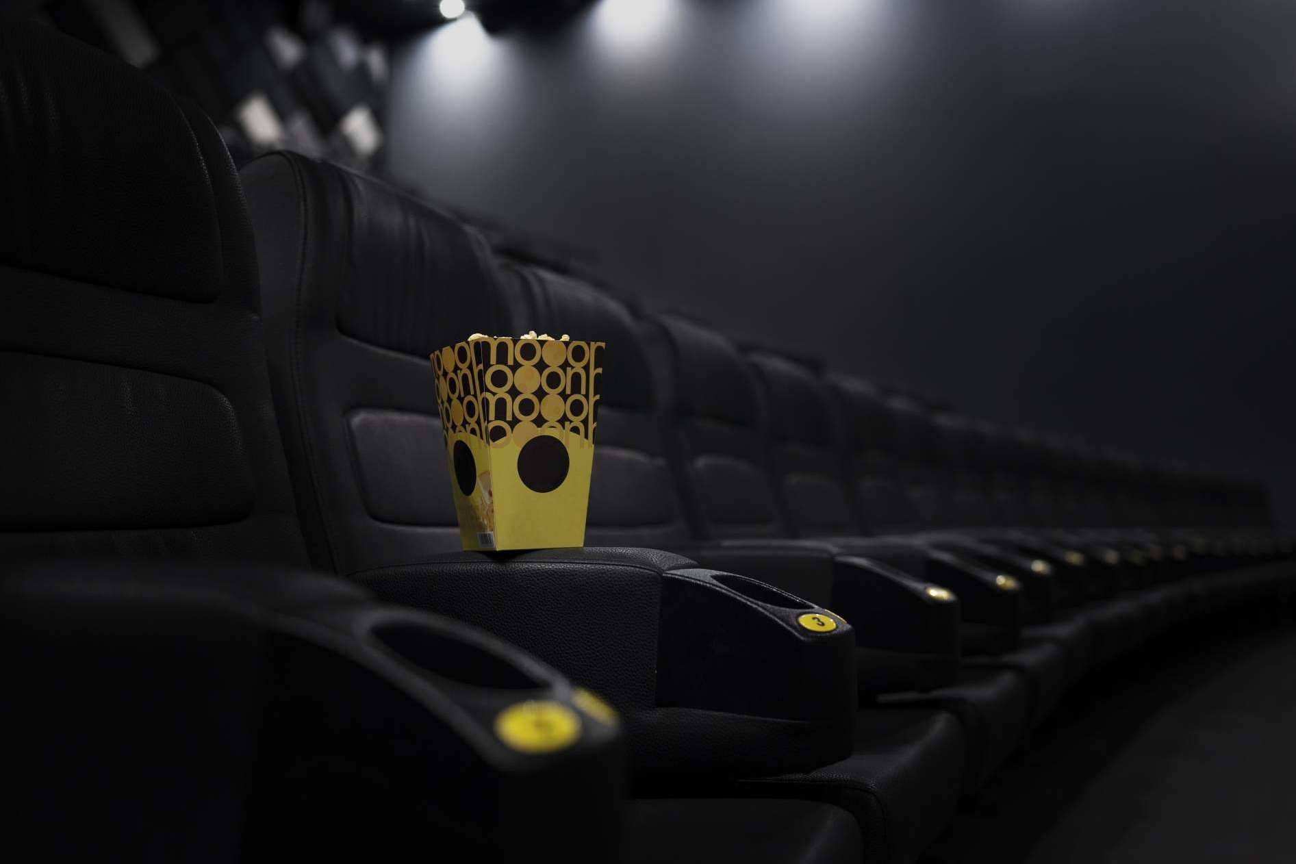Diferenciar los tipos de salas de cine más destacados según su tecnología