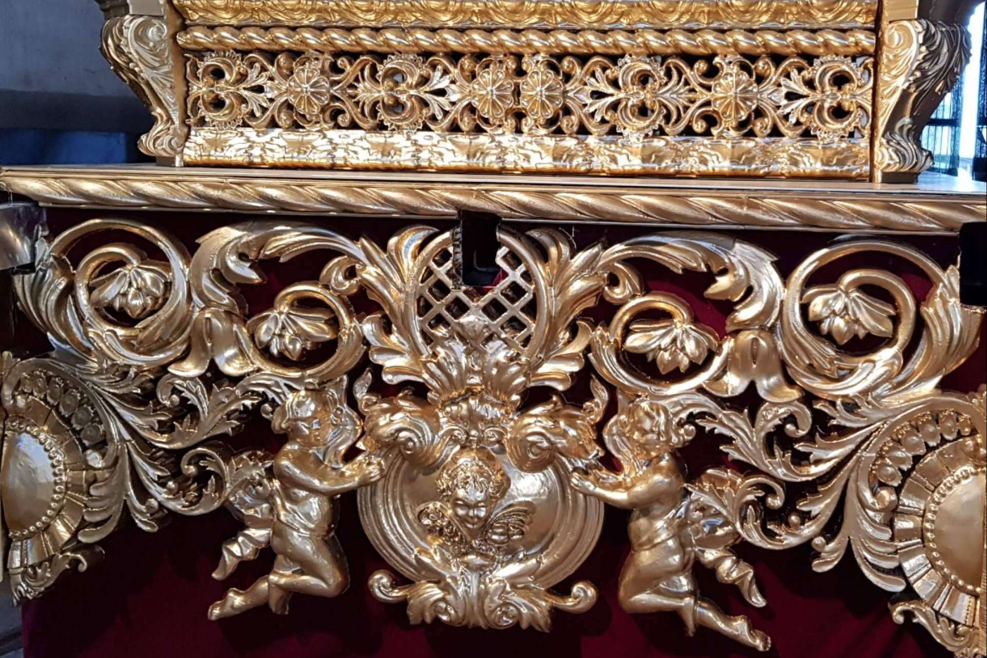 Renovar los pasos y arte cofrade con los diseños de Sumiseran