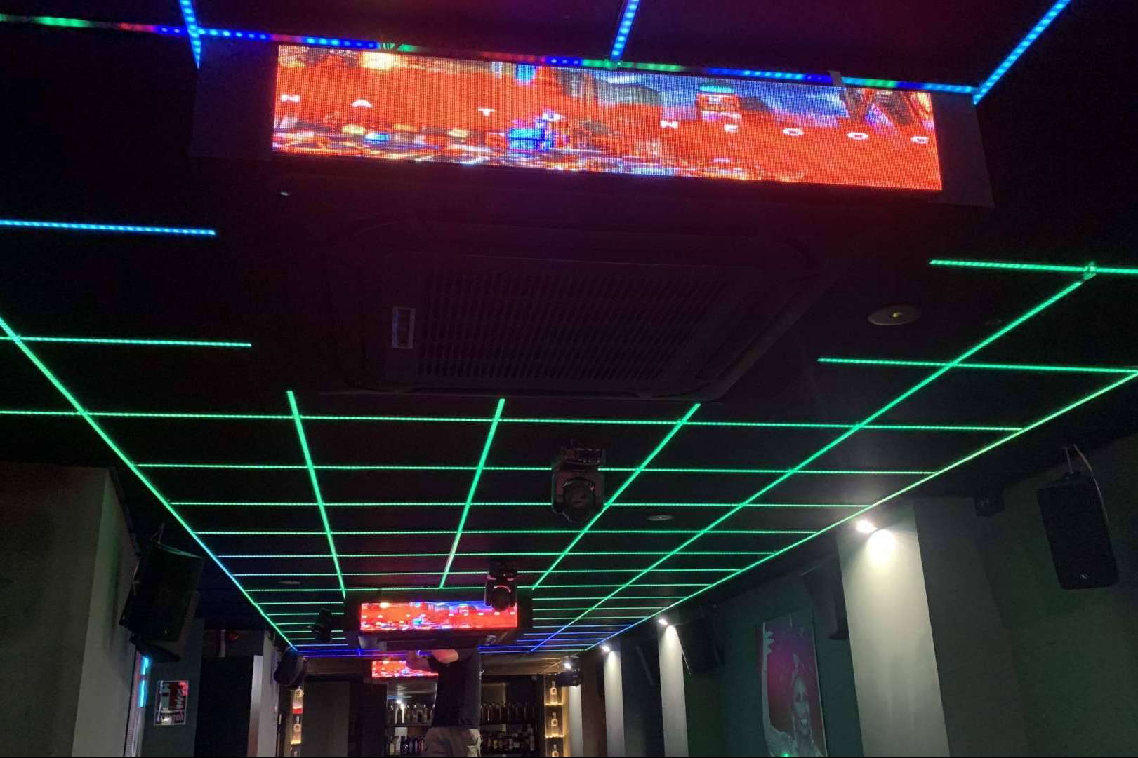 Pantatronic ayuda a captar la atención de los clientes potenciales mediante pantallas LED para negocios