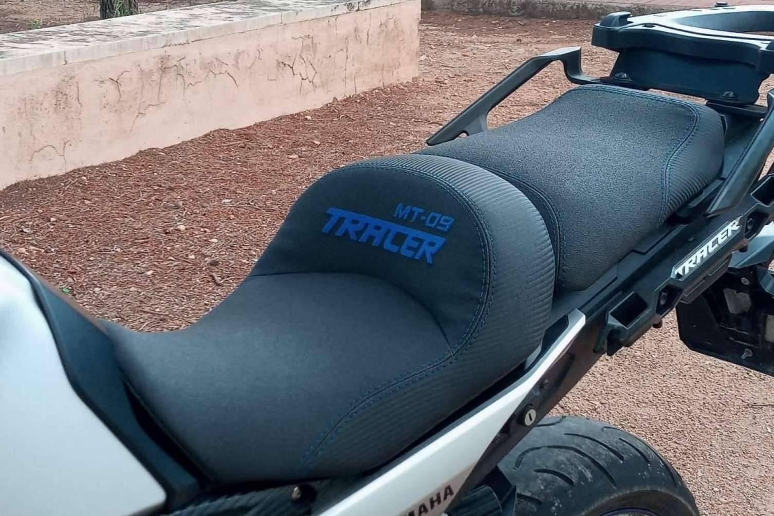 ¿En qué lugar modificar el asiento de moto de carretera y hacerlo más cómodo? JM-Fundas