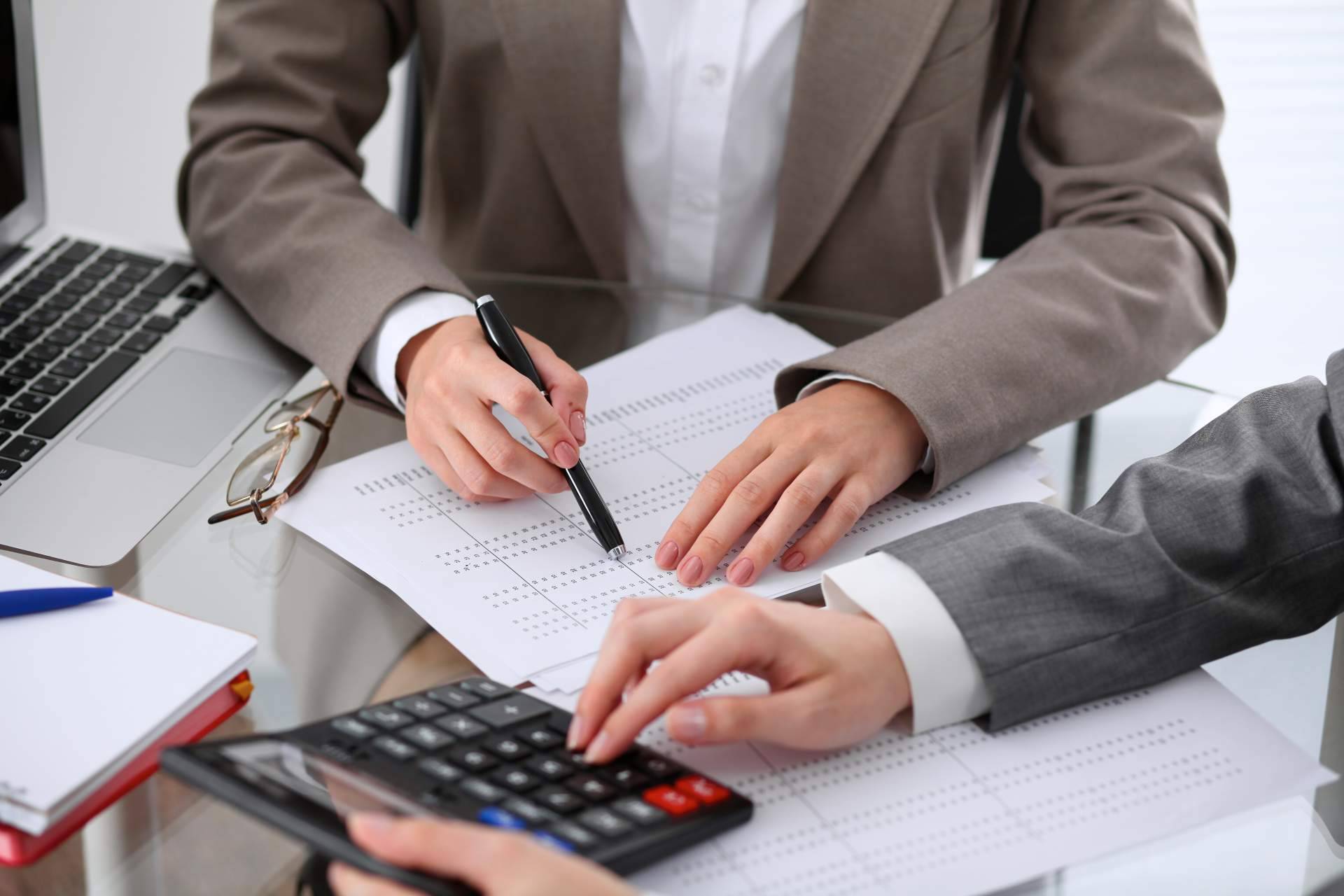 La firma QUICKSA brinda asesoría para la constitución de empresas entre otros servicios personalizados