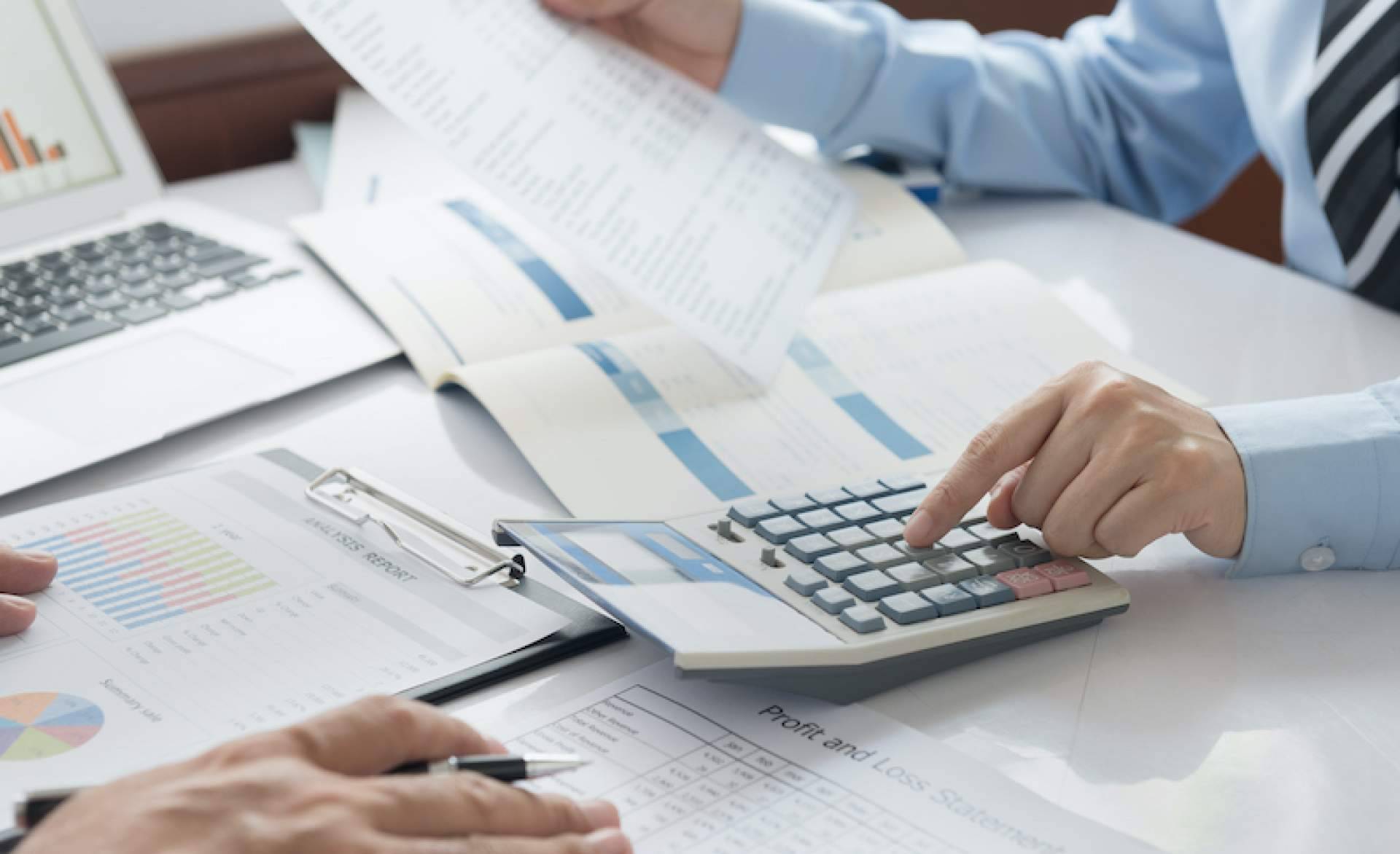 La gerencia de riesgos en empresas haciendo una buena auditoría y acudiendo al mercado asegurador