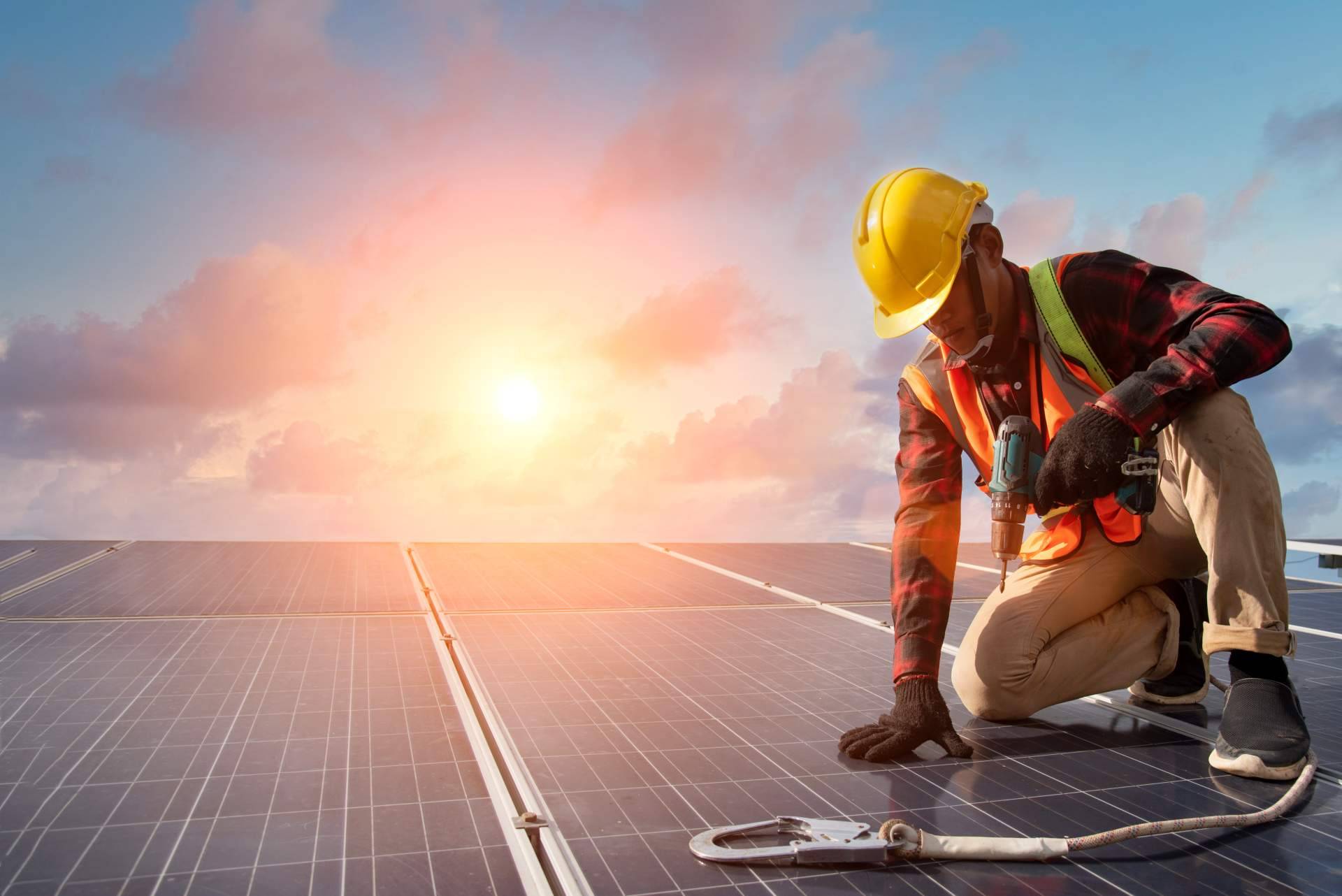 Elecnou informa sobre la instalación de placas solares y las subvenciones disponibles