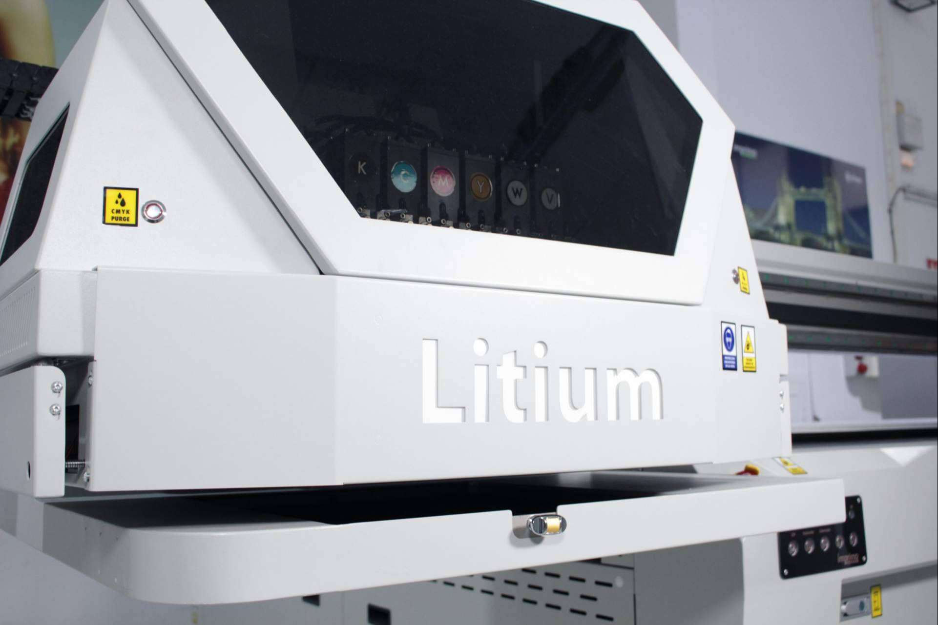 Litium 250 UV LED, una de las mejores herramientas de impresión de la mano de Imprimo Digital