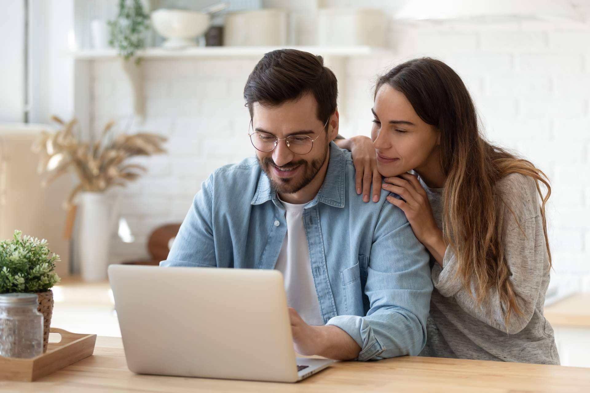Anuto Marketplace permite a los anunciantes publicar y renovar sus anuncios clasificados gratis y en tiempo real
