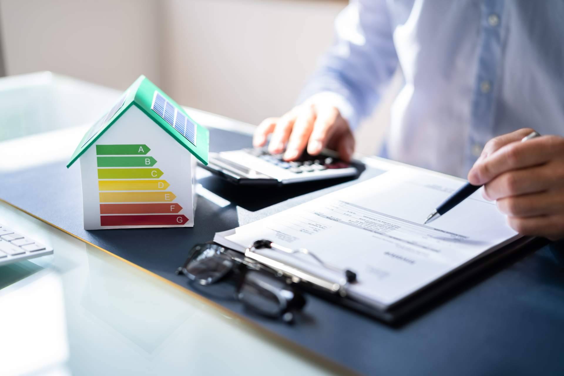 ¿Cómo una asesoría energética puede ayudar a las compañías a reducir sus costes energéticos?