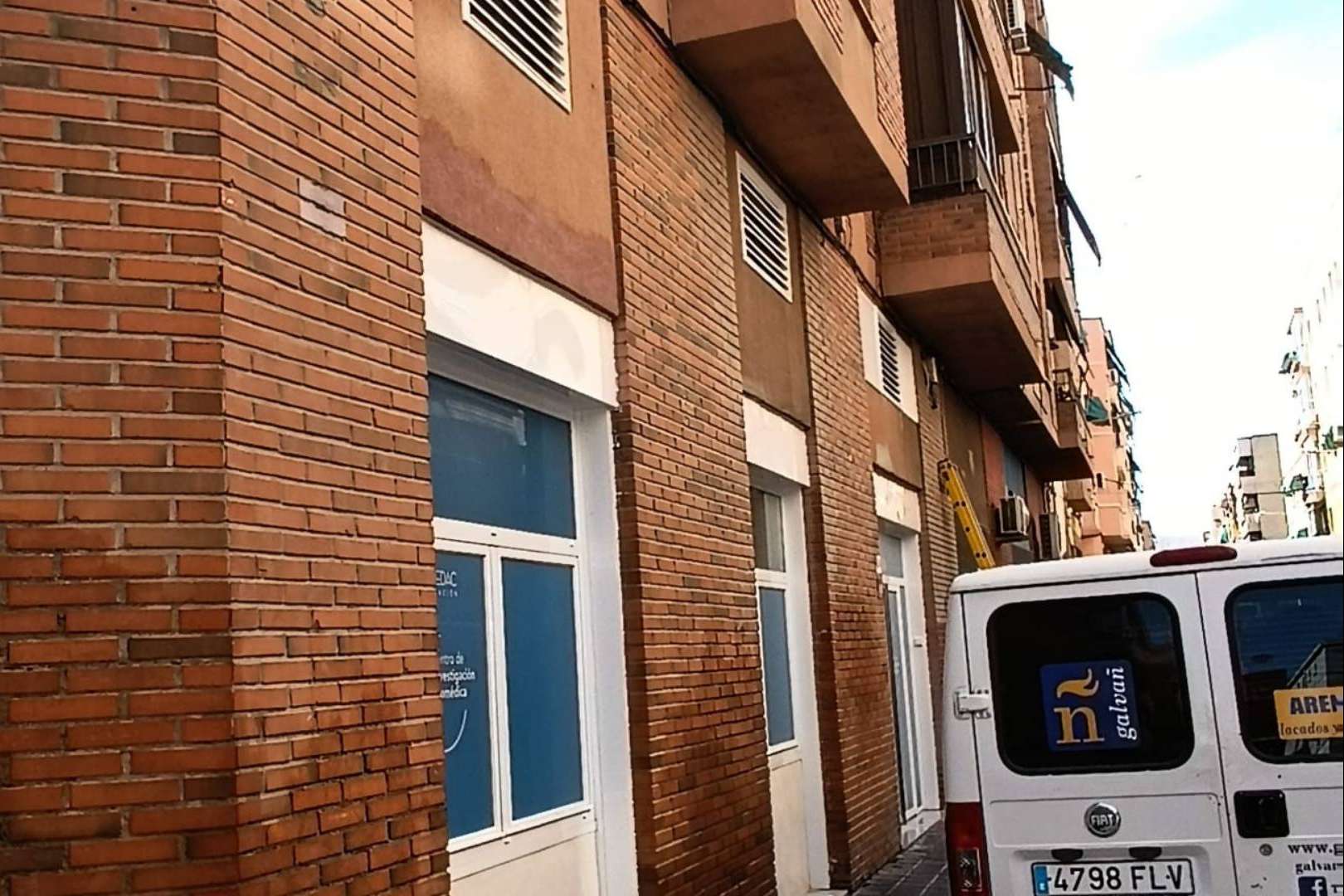 Limpieza con vapor a alta presión, la técnica innovadora de la firma Galvan Lacados para comunidades y edificios de viviendas