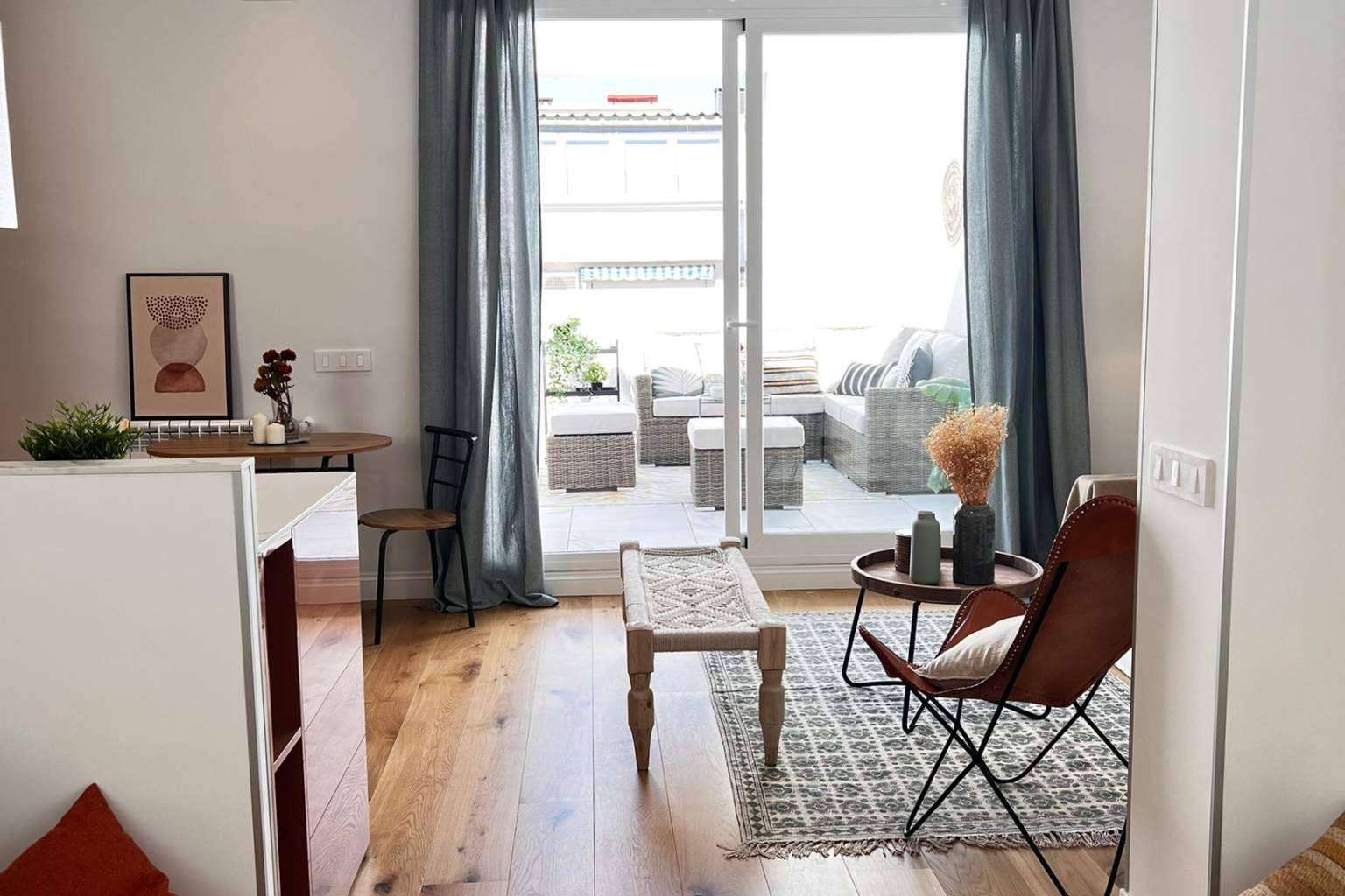 Ventajas de tener una vivienda a puerta de calle sin barreras arquitectónicas para personas con discapacidad, con Arsitek