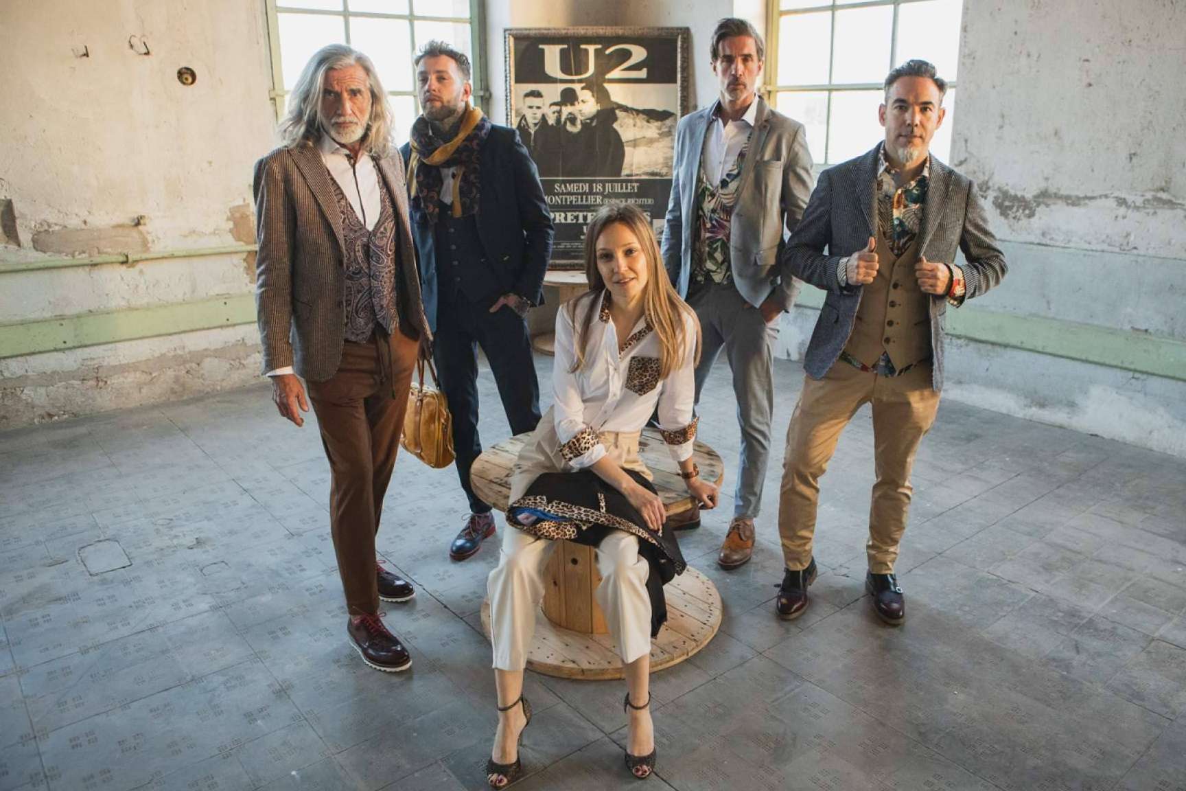 Estar a la moda con las shirts estampadas de Aragaza