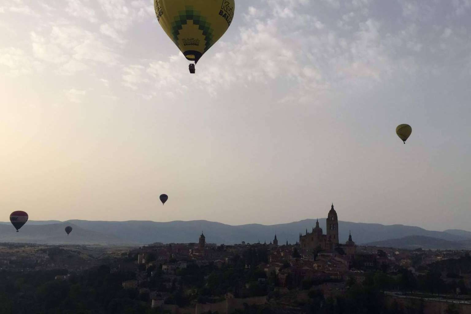 Paseo en globo aerostático en Segovia con la compañía EoloFly