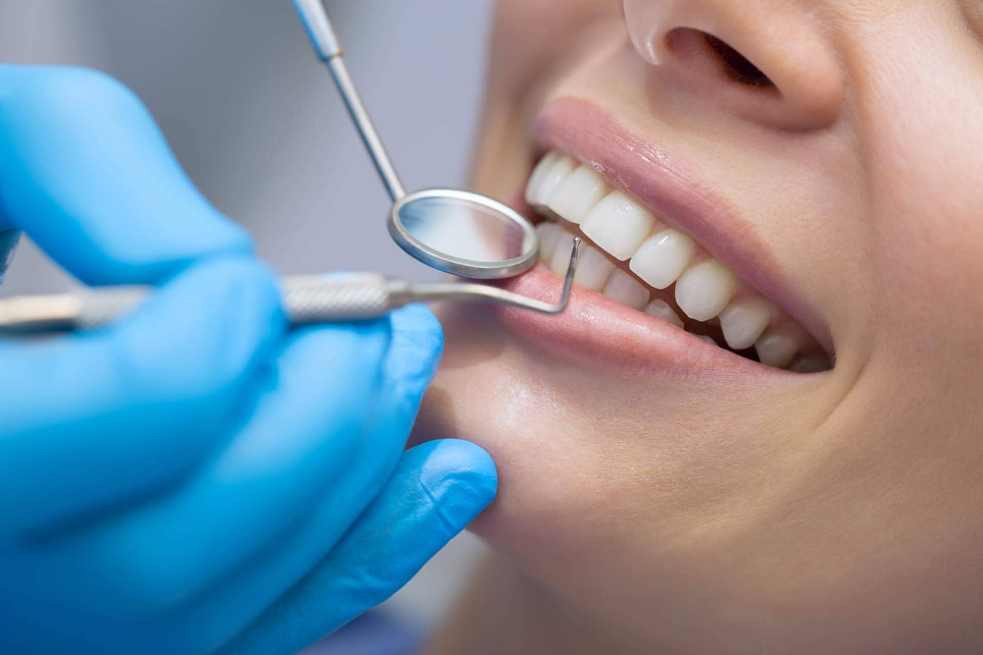 ResidentLive, clínica dental en Madrid con especialistas en periodoncia