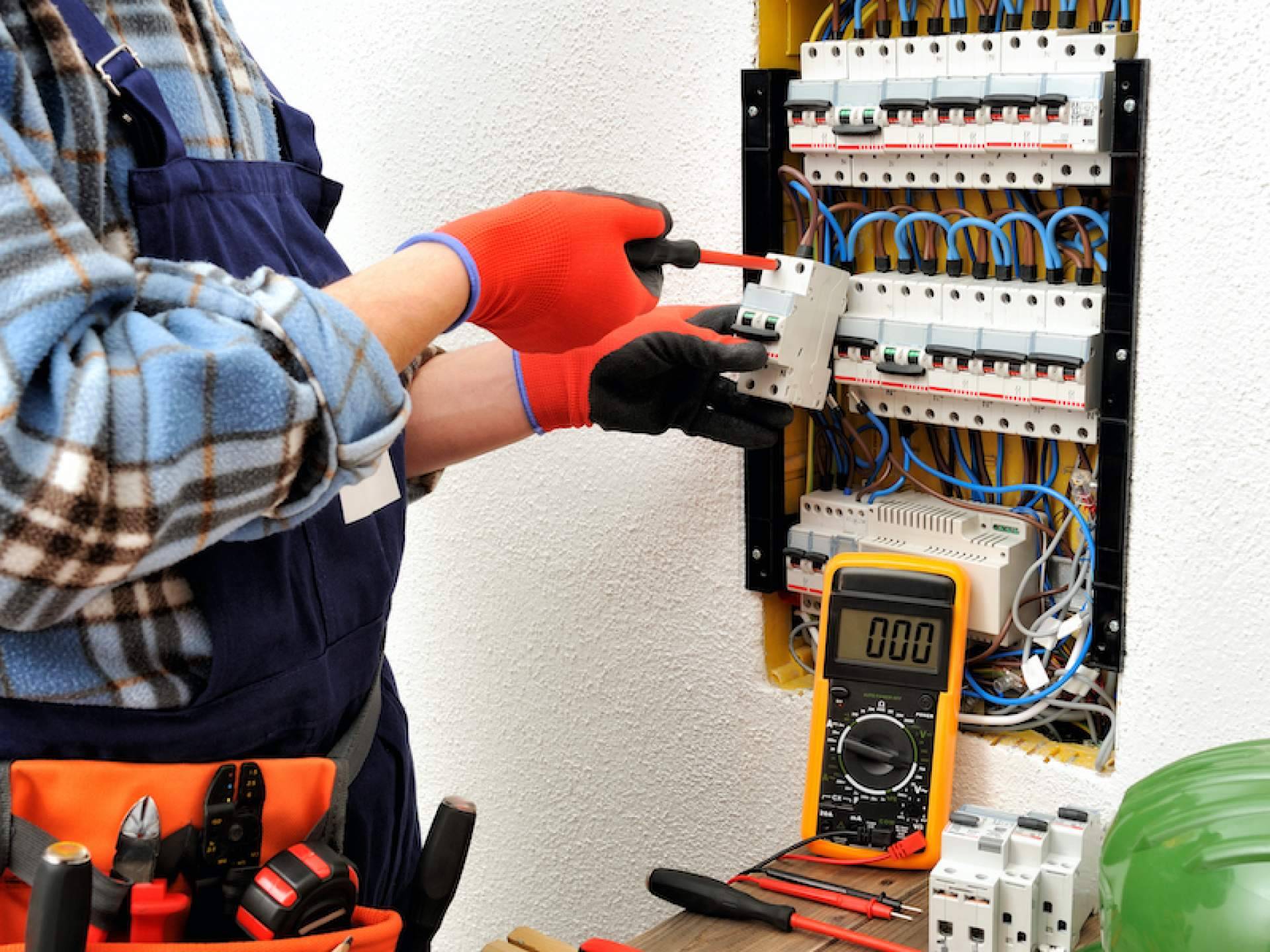 Adquirir interruptores magnetotérmicos estrechos IDPN en Cadenza Electric