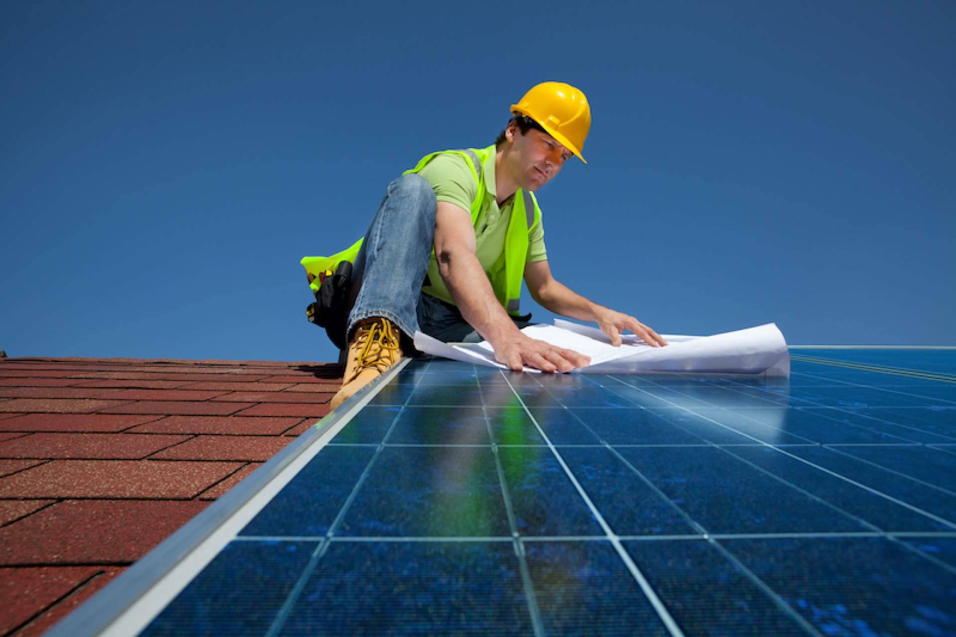 Instaladores de paneles solares, ¿qué buscar y qué evitar?