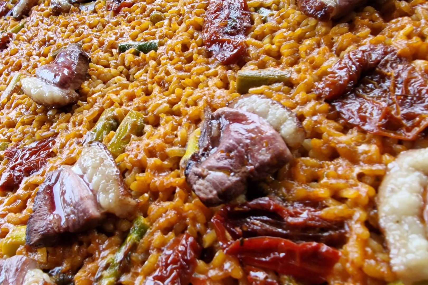 Probar el arroz alicantino con mayúsculas de la mano de OZ gastroclub