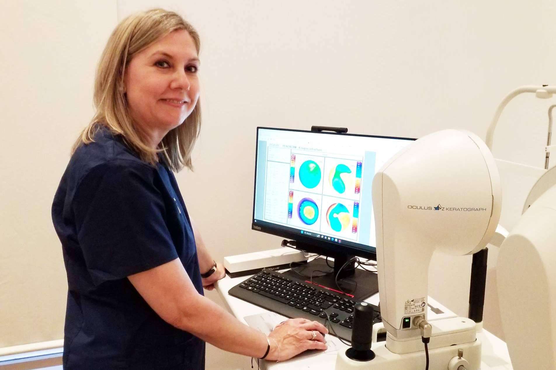 El éxito de la reconocida oftalmóloga Doctora Marín; Maestra de la Mirada