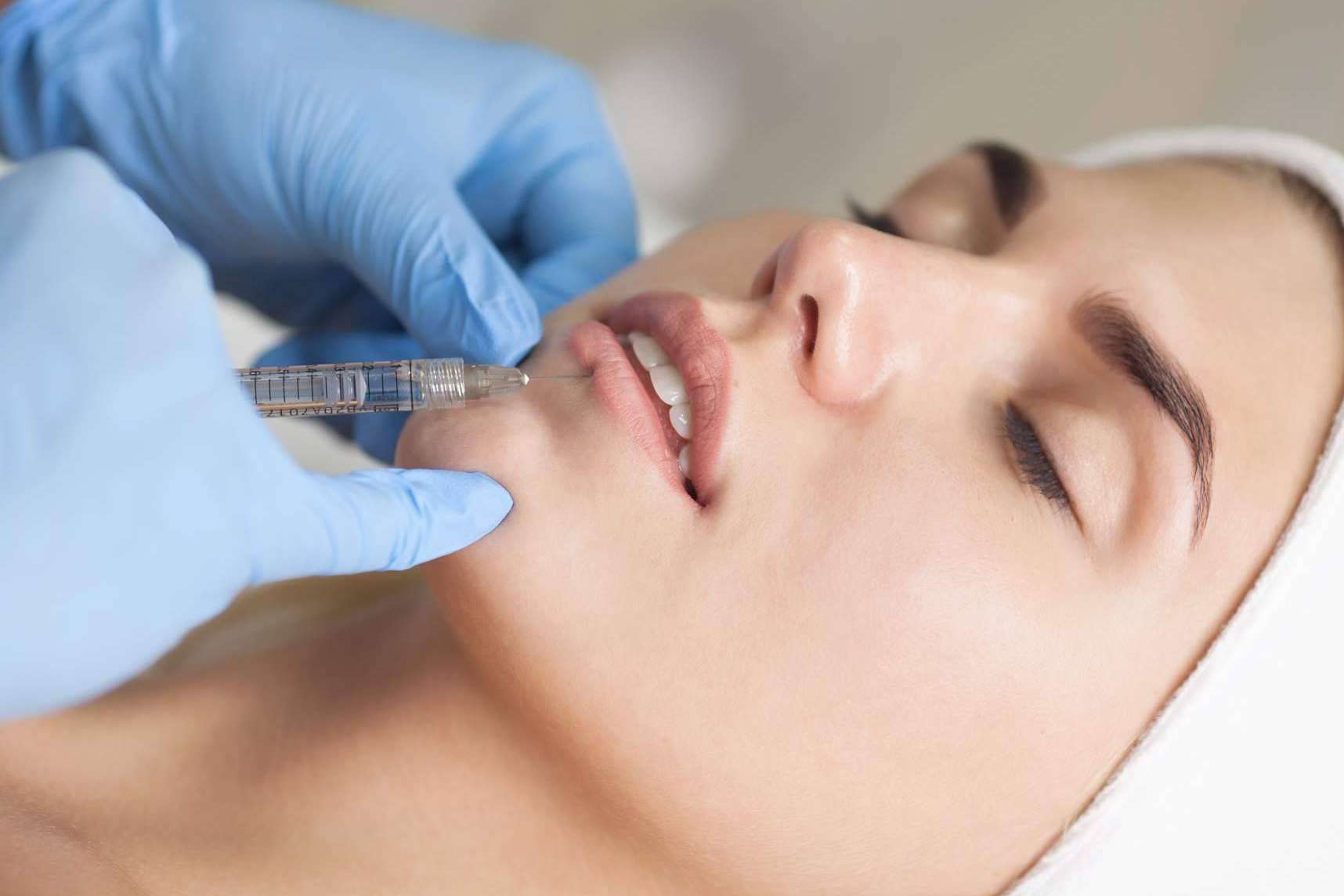 Dermasthetic ofrece cursos de especialización para médicos que se dedican a la estética