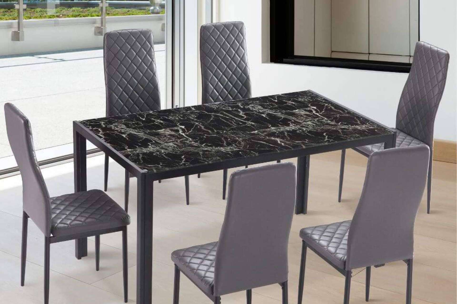 Relax Outlet Valencia pone a disposición un pack de mesas y sillas de comedor