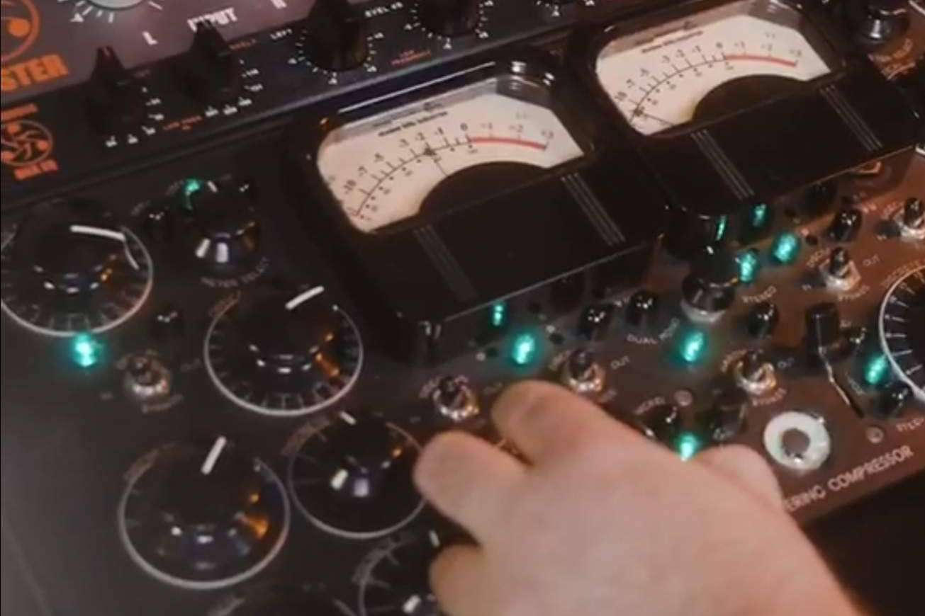 Los ingenieros de sonido profesionales de Órbita Sonora