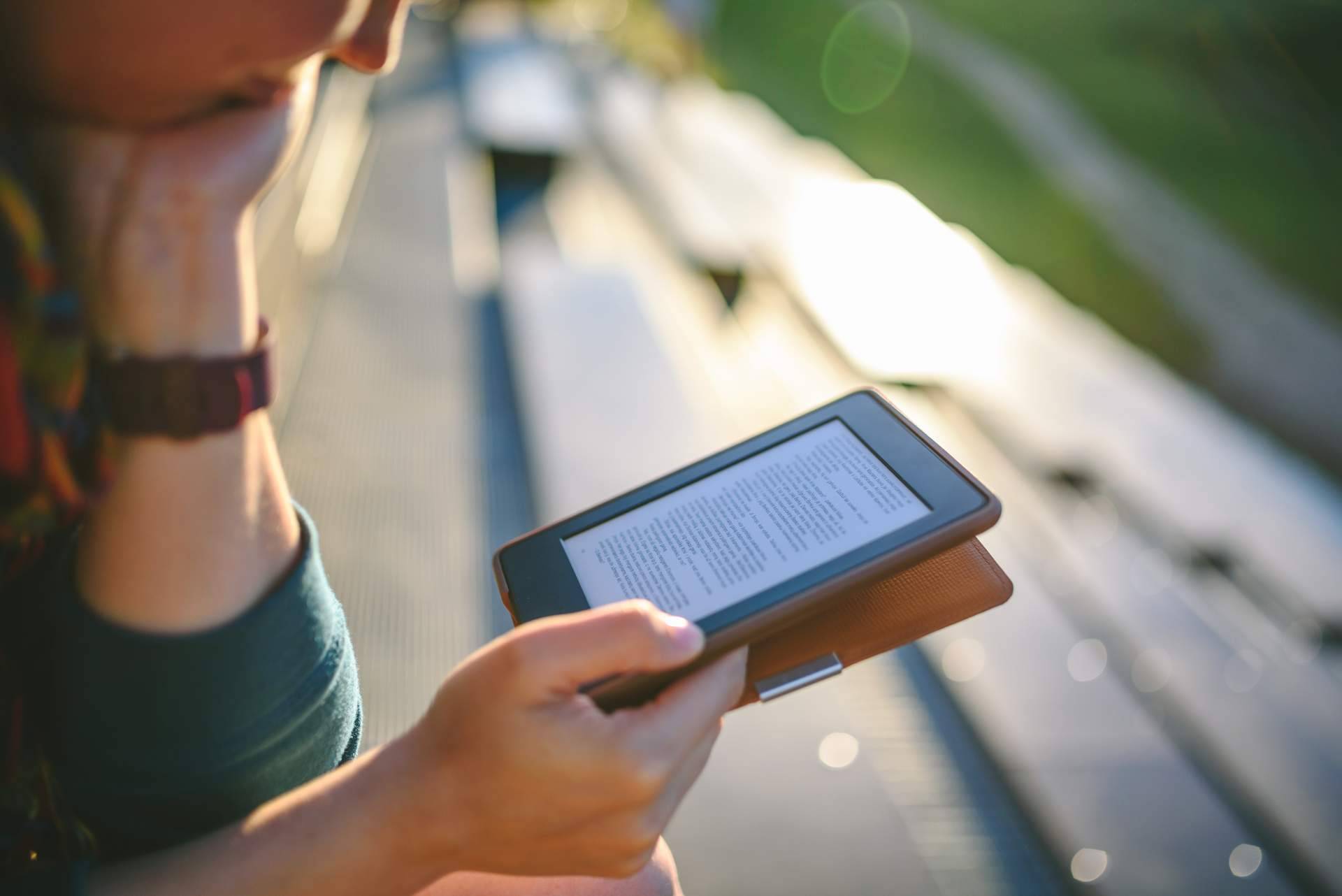 Ados Asesoría Alternativa y la autopublicación de libros
