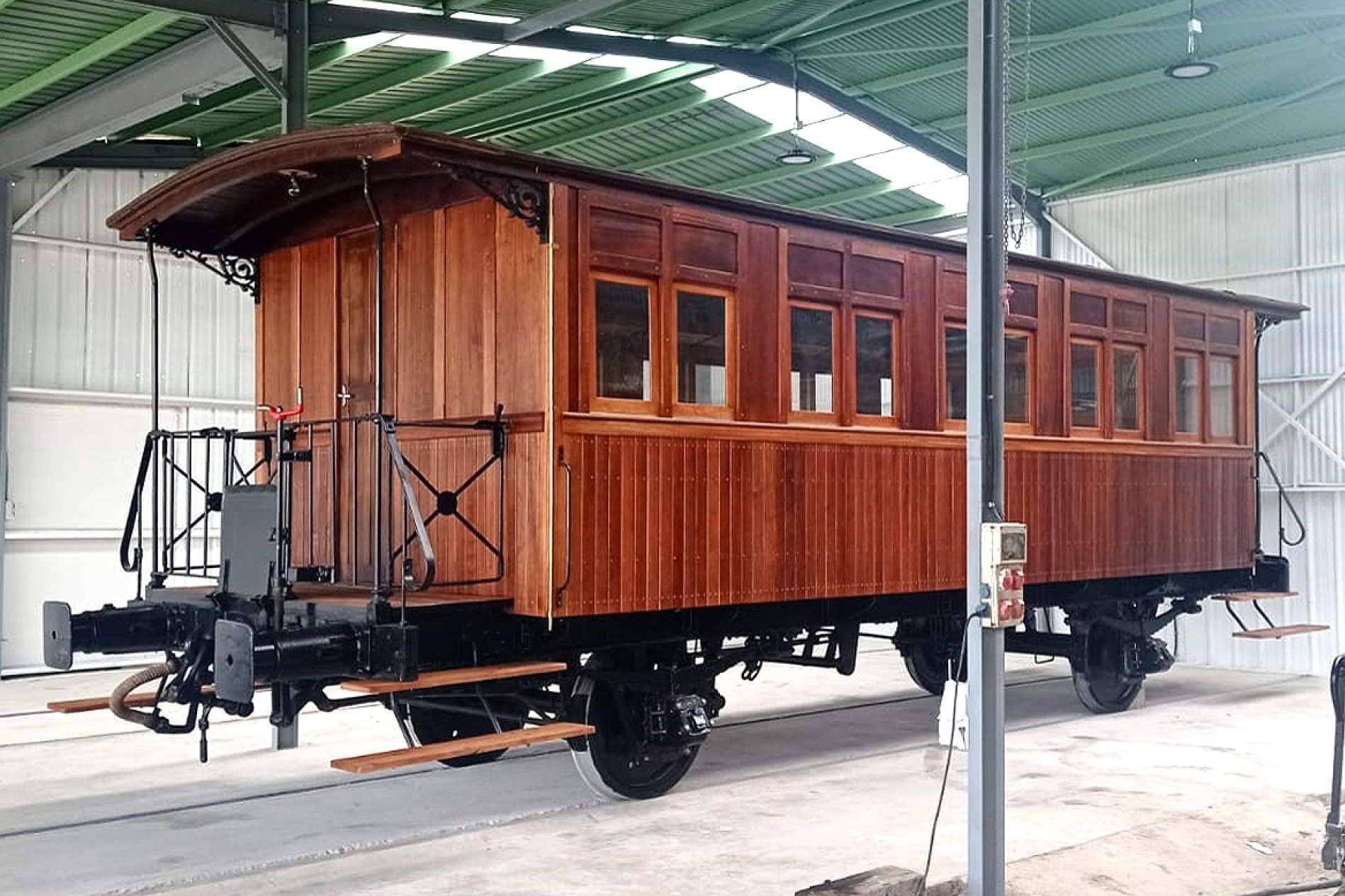 Un histórico coche de ferrocarril de MZA restaurado por la Fundación del Patrimonio Ferroviario