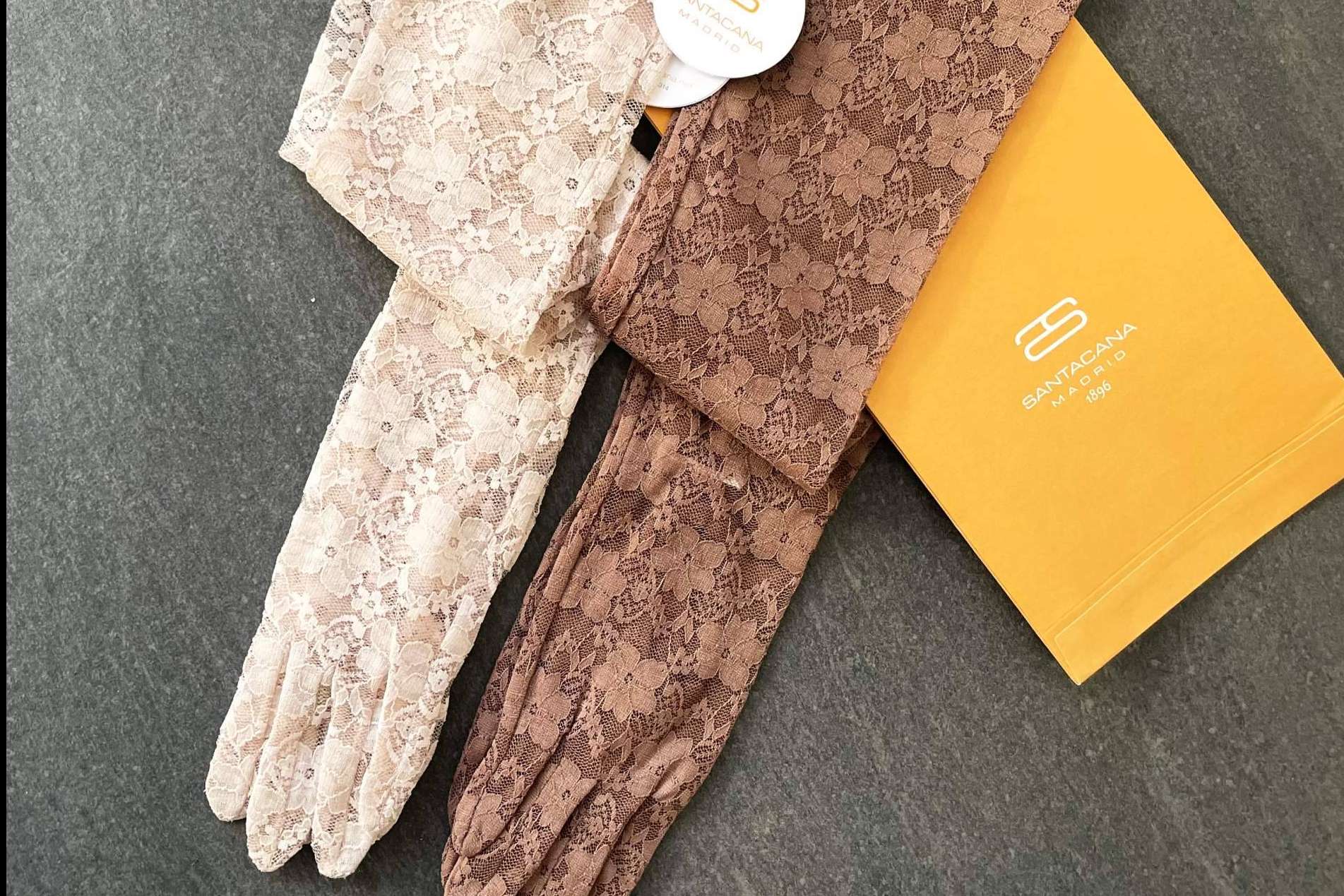 Guantes artesanales de verano en Madrid con Santacana