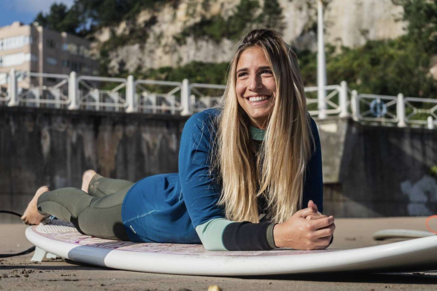 Escuelas surf Asturias como Family Surfers - Surfcamp Las Dunas están ideadas para todas las edades y niveles