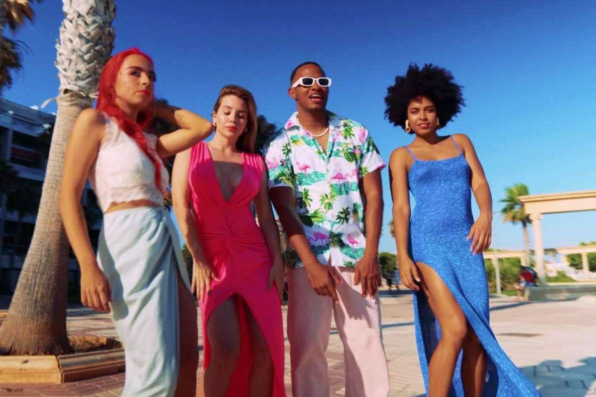 Toa Kingdom y su canción de música popular urbana '3 Barbies'