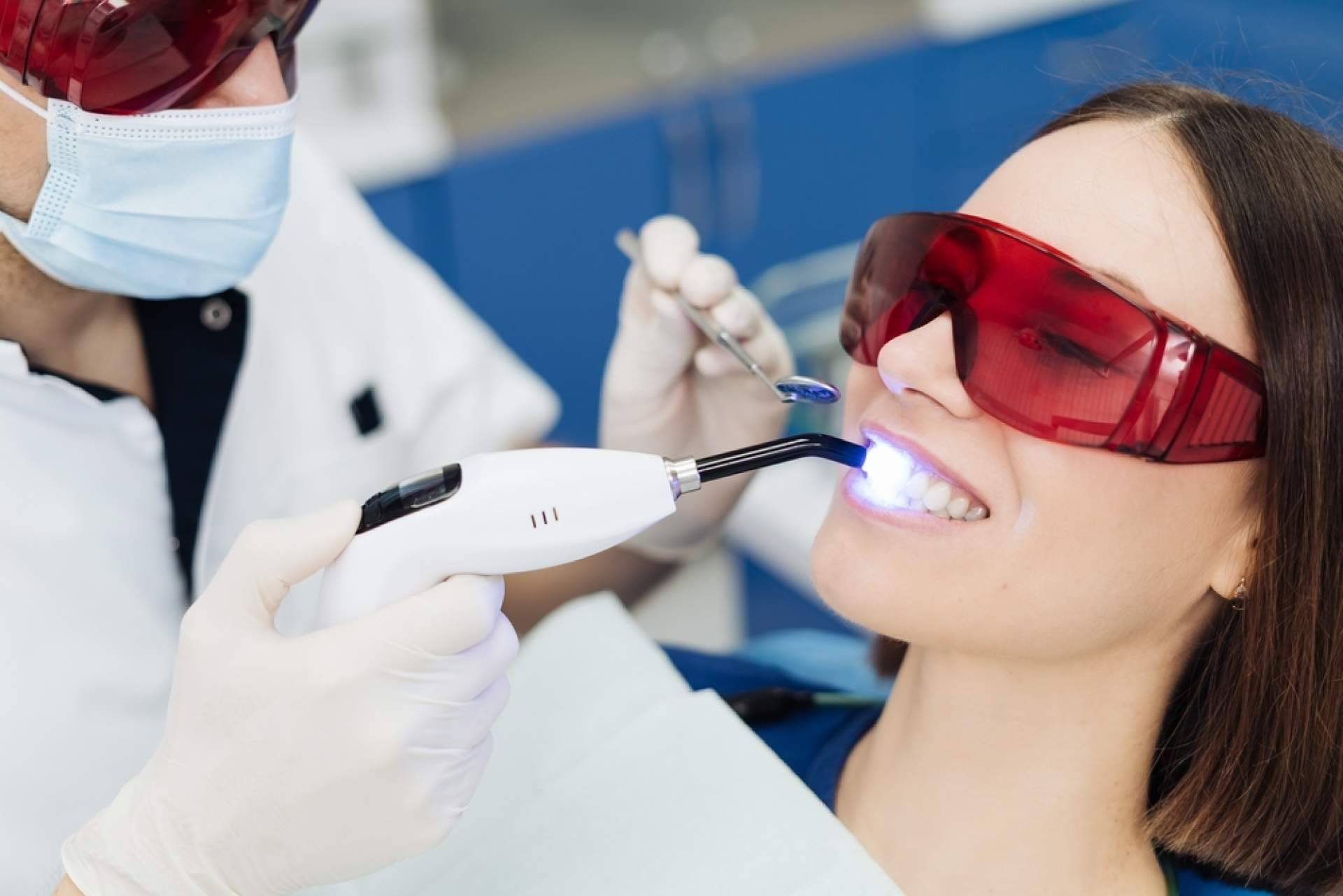 Los tratamientos de estética dental más efectivos, las claves de la Clínica Dentinos