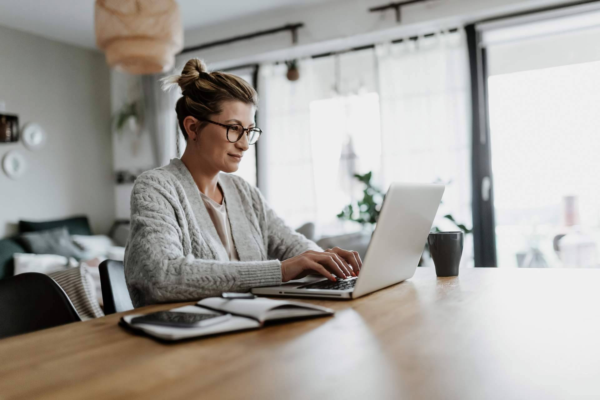 La importancia de tener cobertura móvil y wifi en casa para teletrabajo, por Lamartel Telecom
