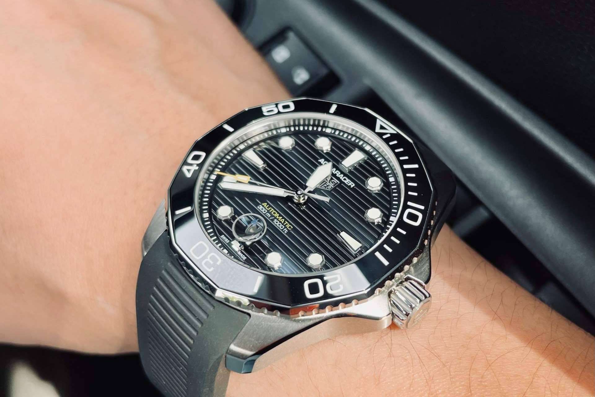 La precisión y estilo de TAG Heuer se muestra en el catálogo de la Joyería Jael