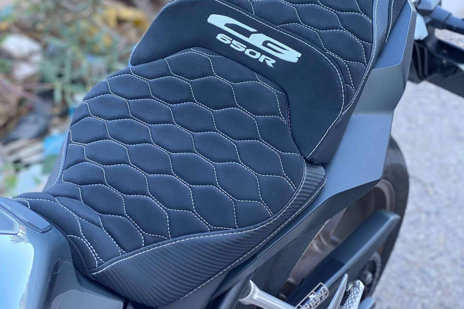 Amplio catálogo de asientos confortables para motos de carretera, de la mano de JM-Fundas