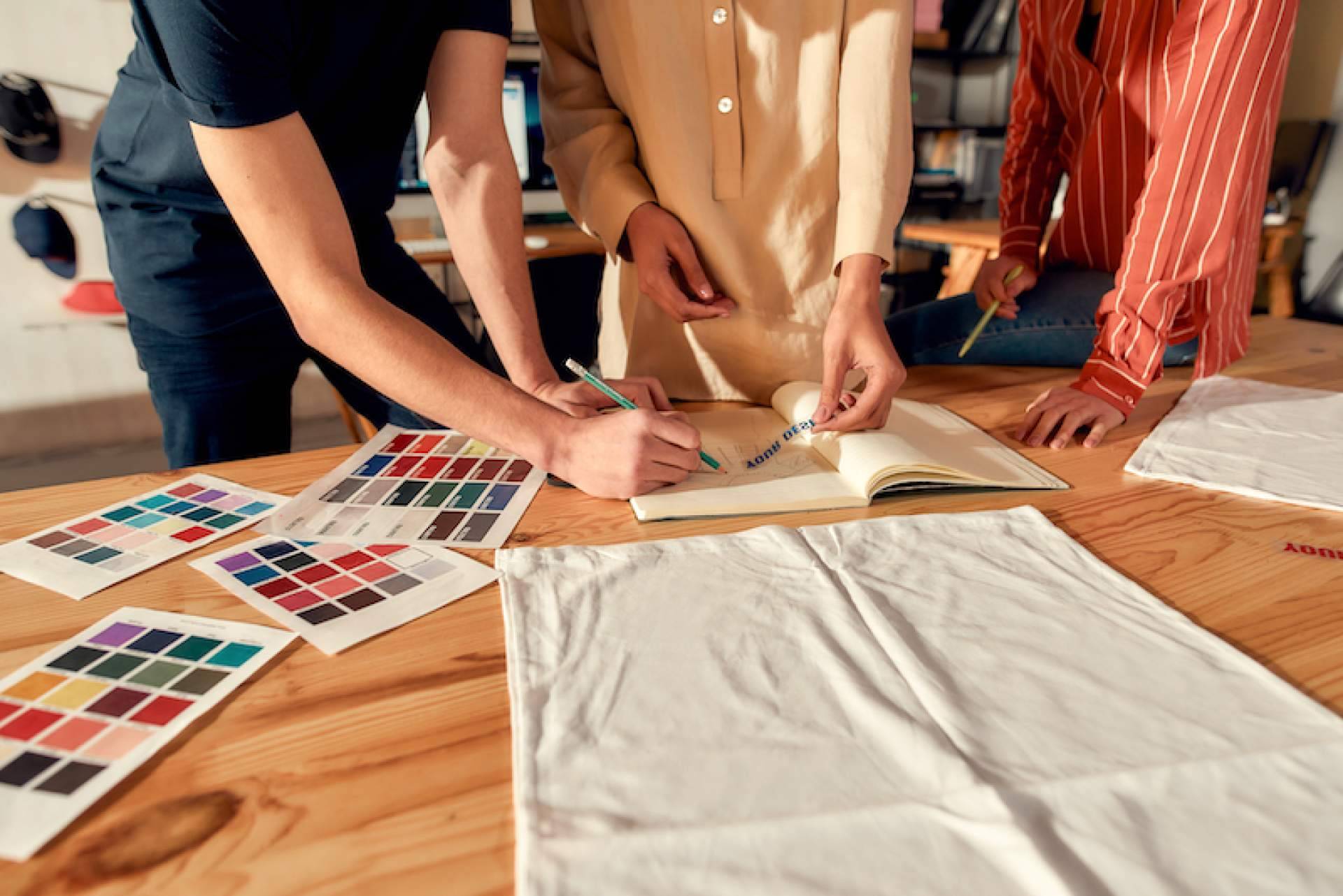 Optimizar la visibilidad de una firma con la personalización de sus camisetas gracias a SEVU Printing