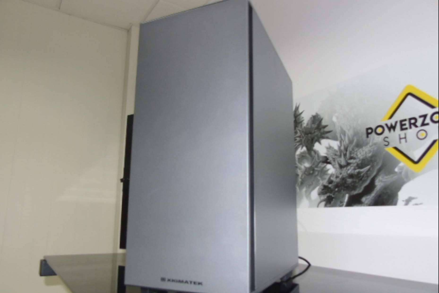 Variedad de PC para oficina en PowerZone Shop