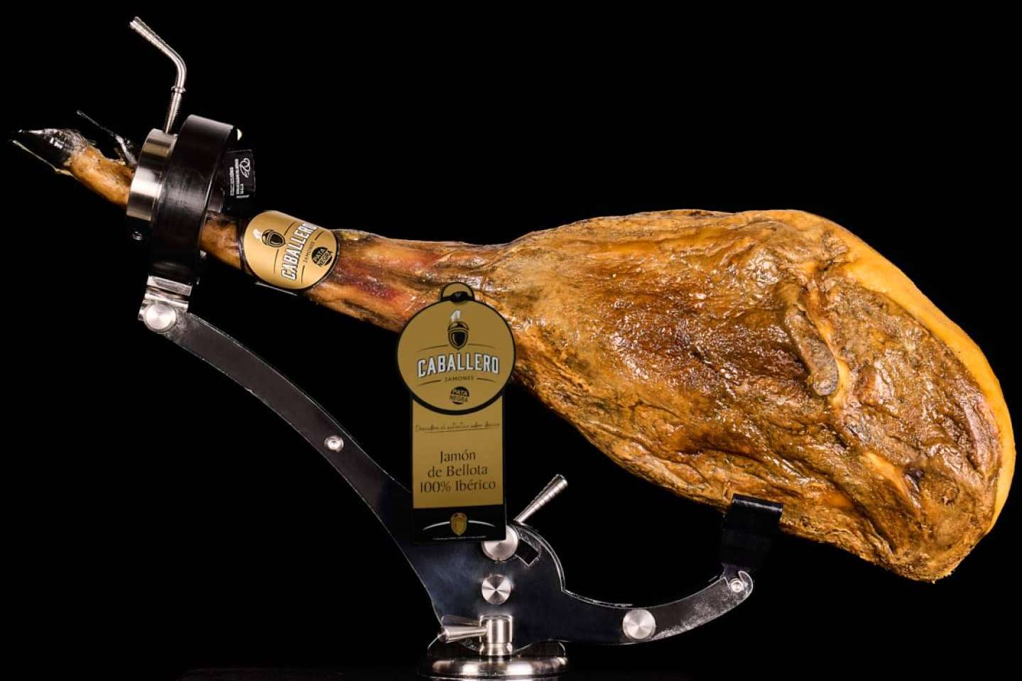 La firma Caballero ofrece jamón bellota 100 % ibérico