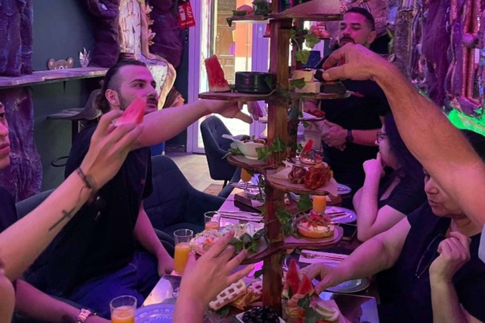 La Casa Endulzada, el brunch de un metro de largo que se encuentra en el barrio de Chueca, Madrid