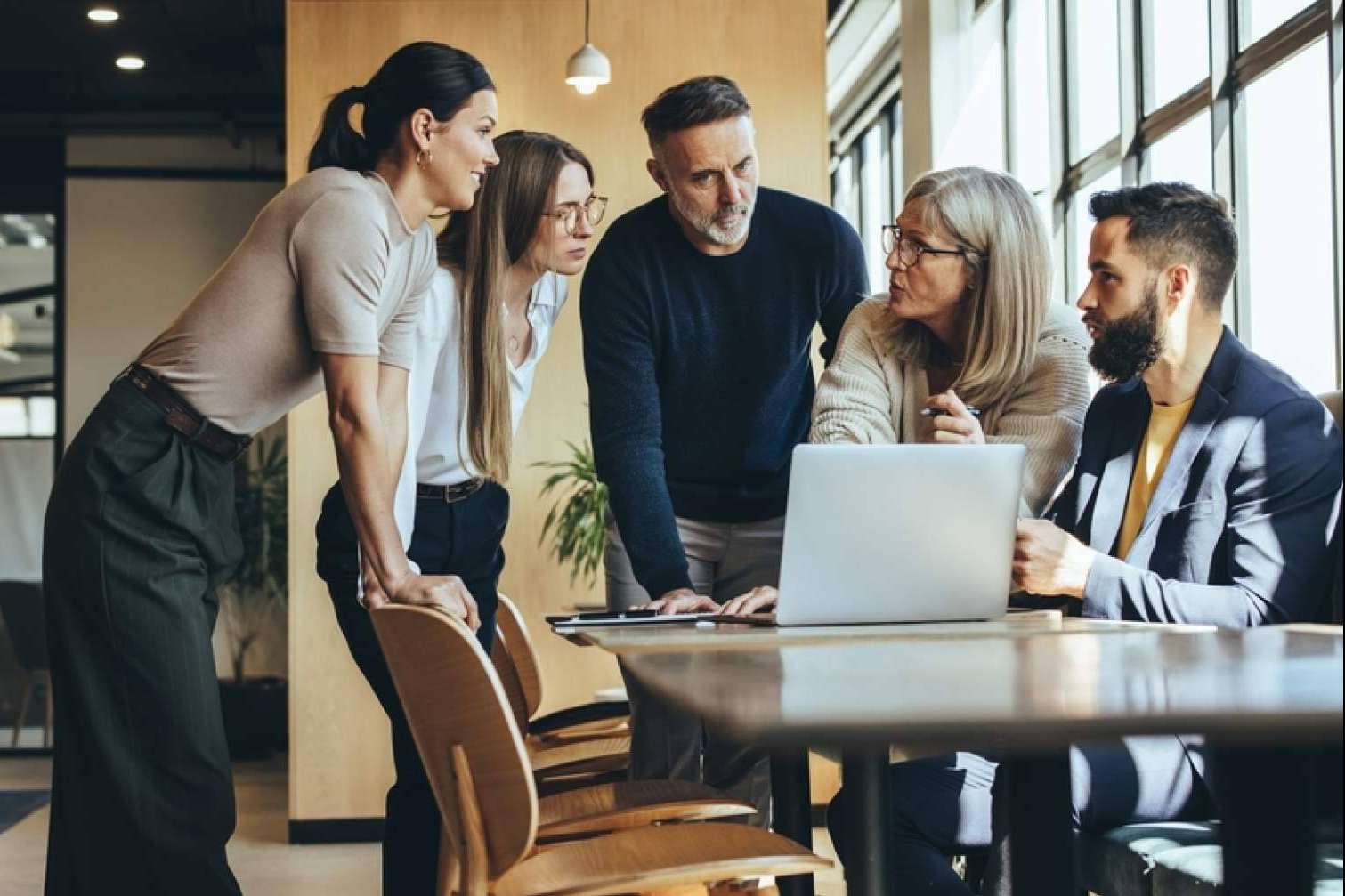 Estrategias innovadoras en gestión laboral, ¿por qué las empresas consideran externalizar recursos humanos?