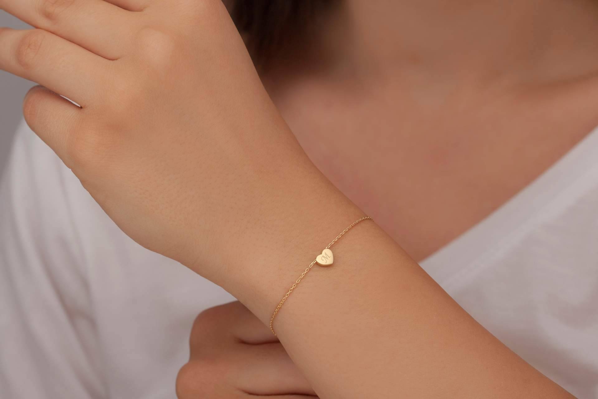 Belleza y brillo al alcance, con la joyería online española Adamina